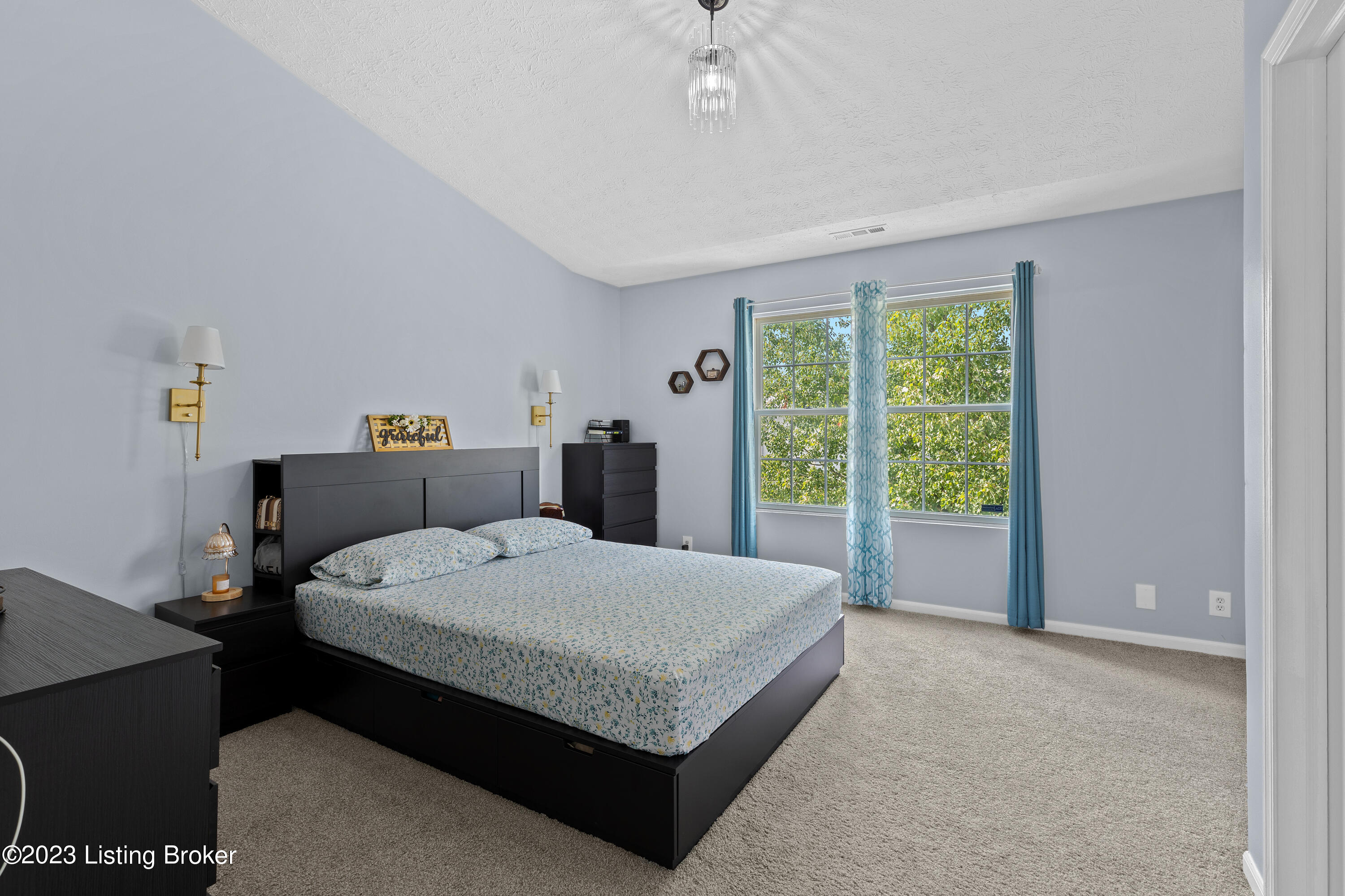 6238 Maravian Dr