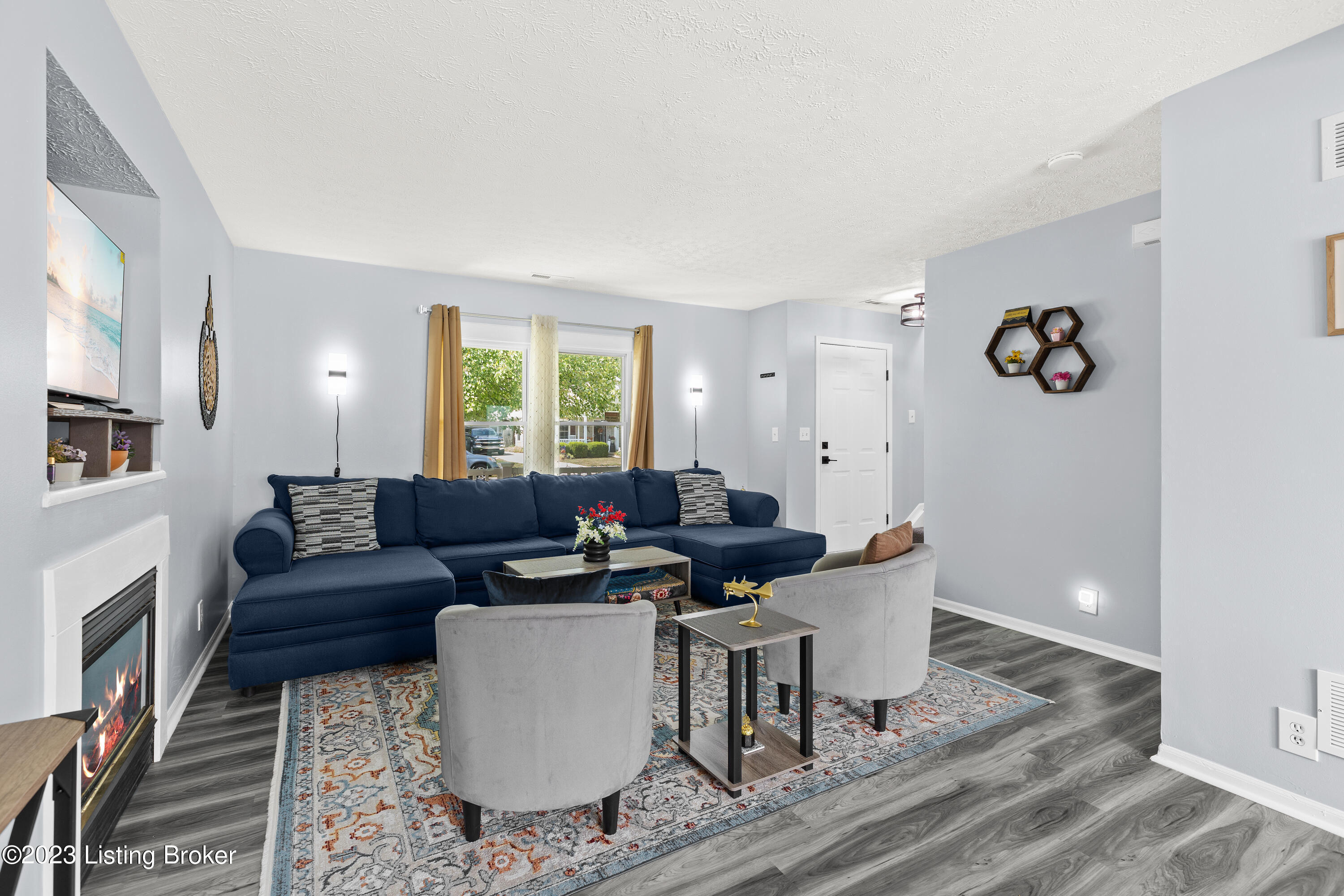 6238 Maravian Dr