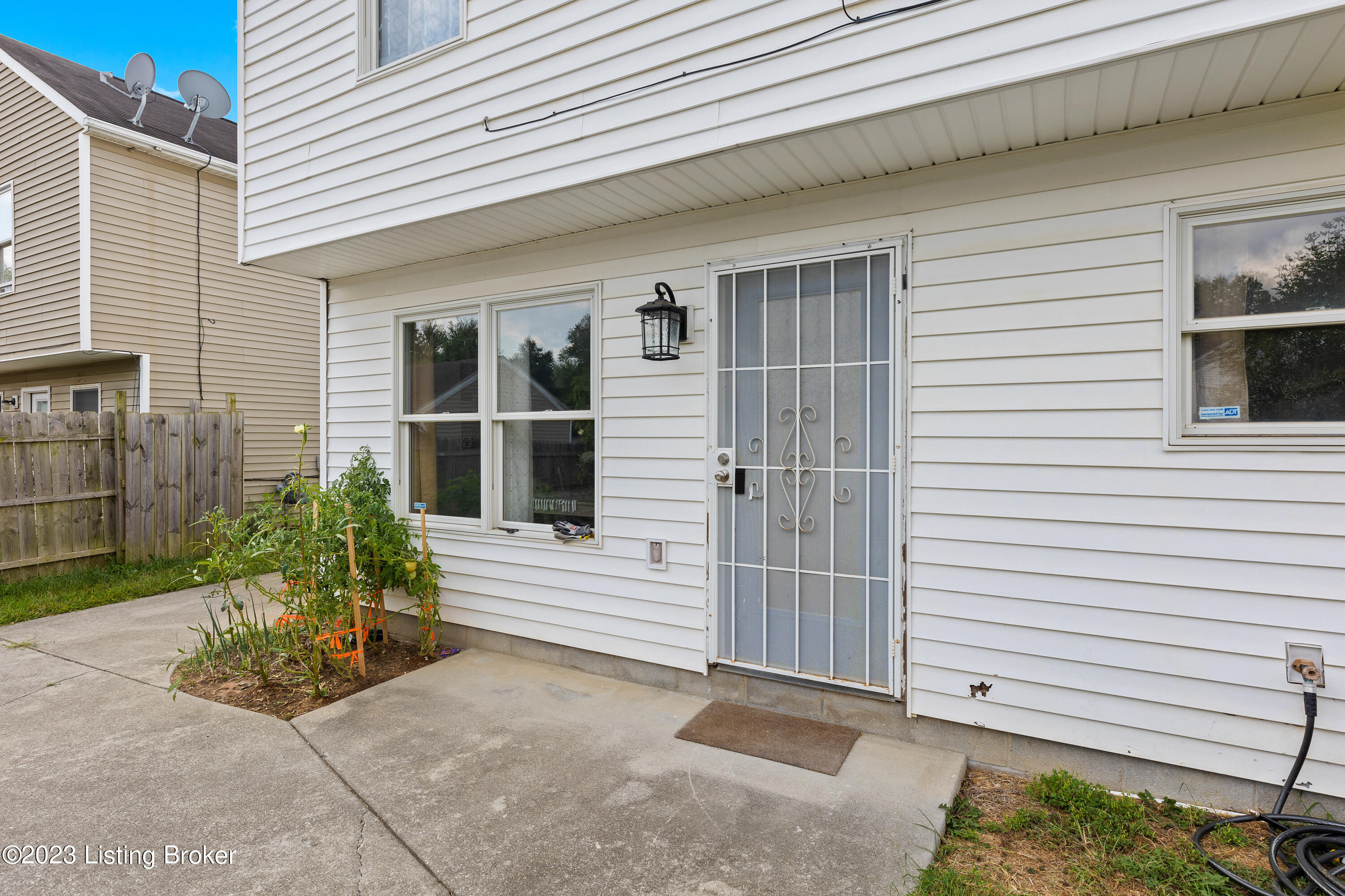 6238 Maravian Dr