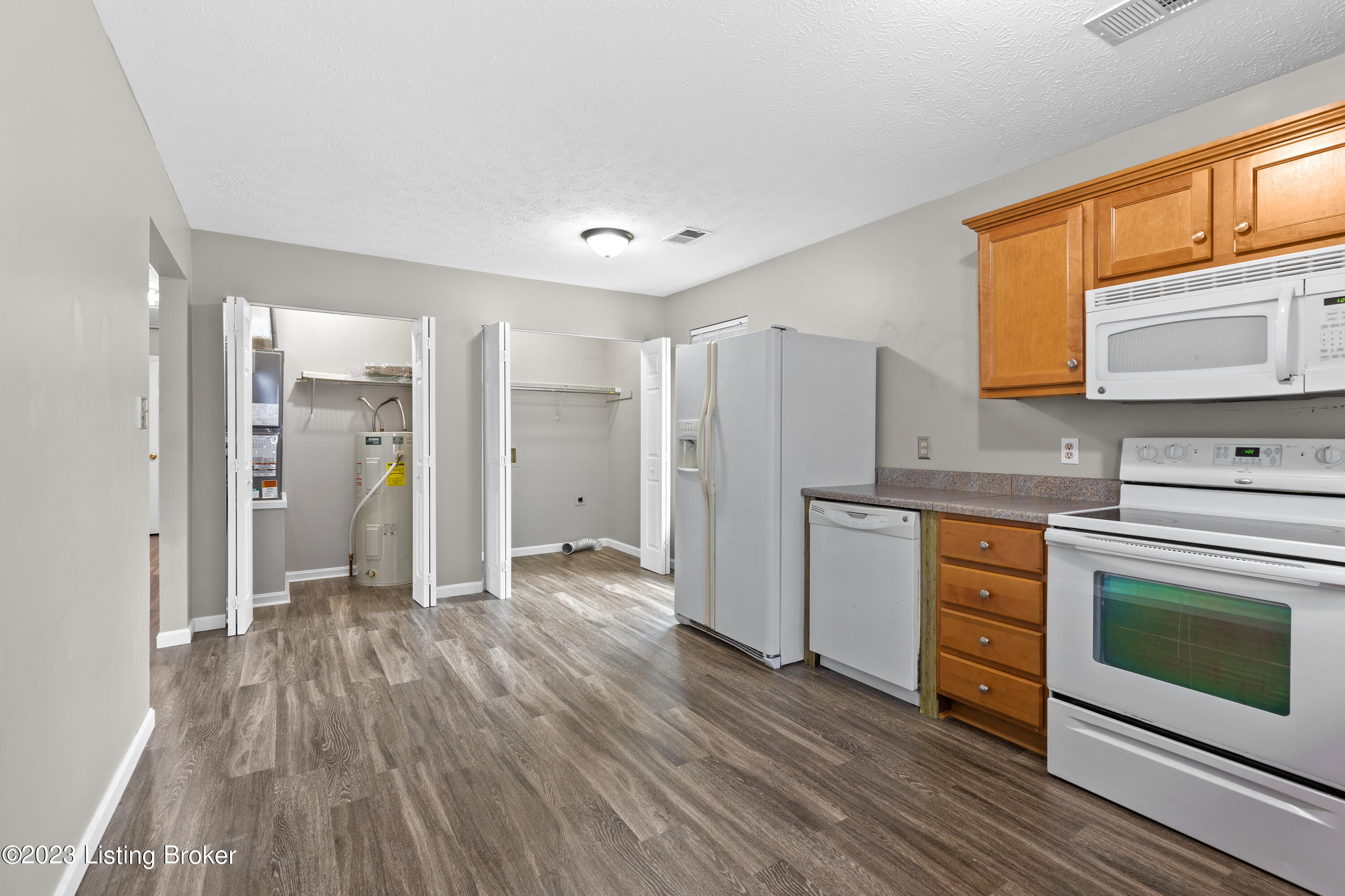 100 Rainbow Ct