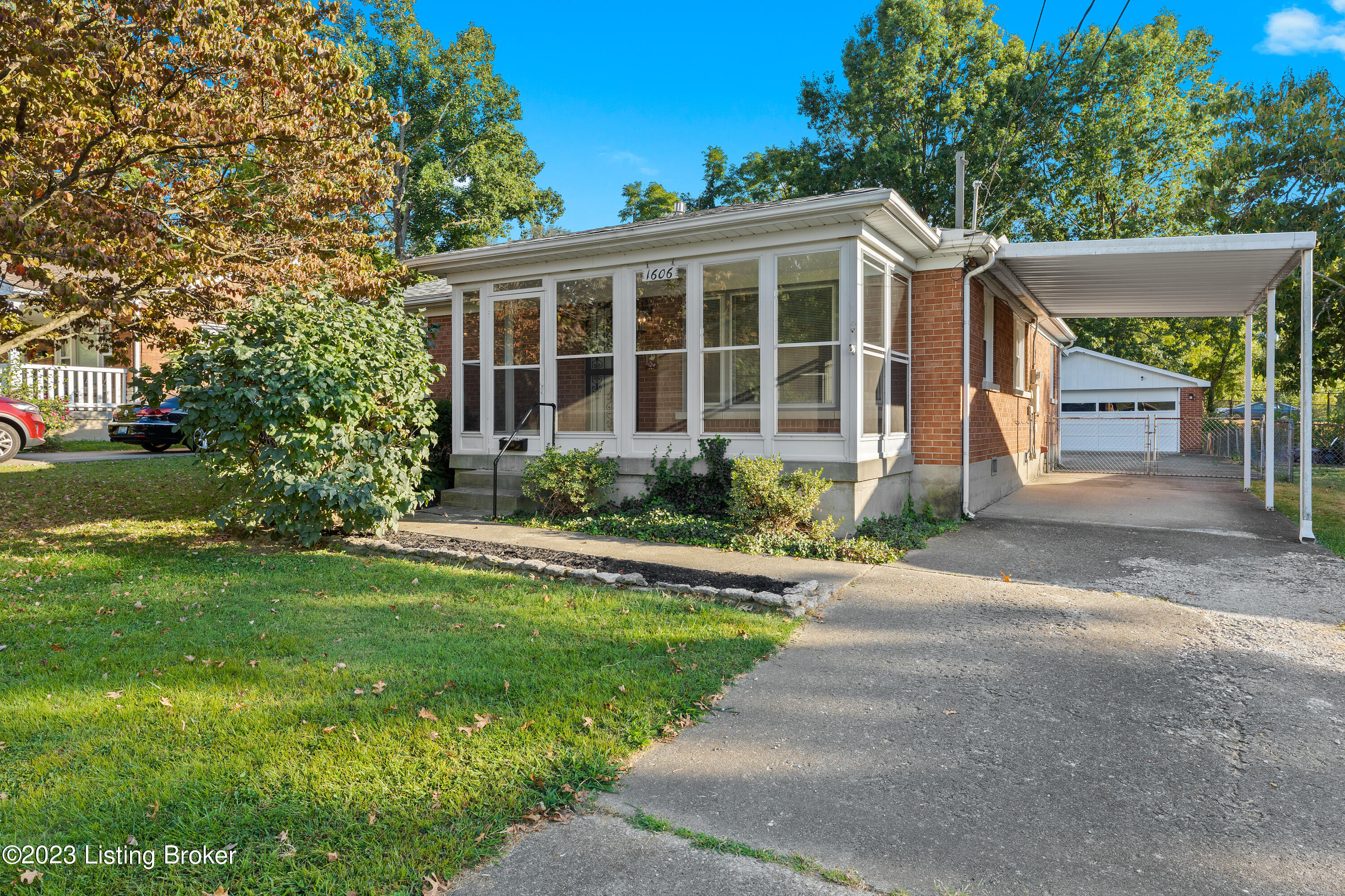 1606 Stafford Ave