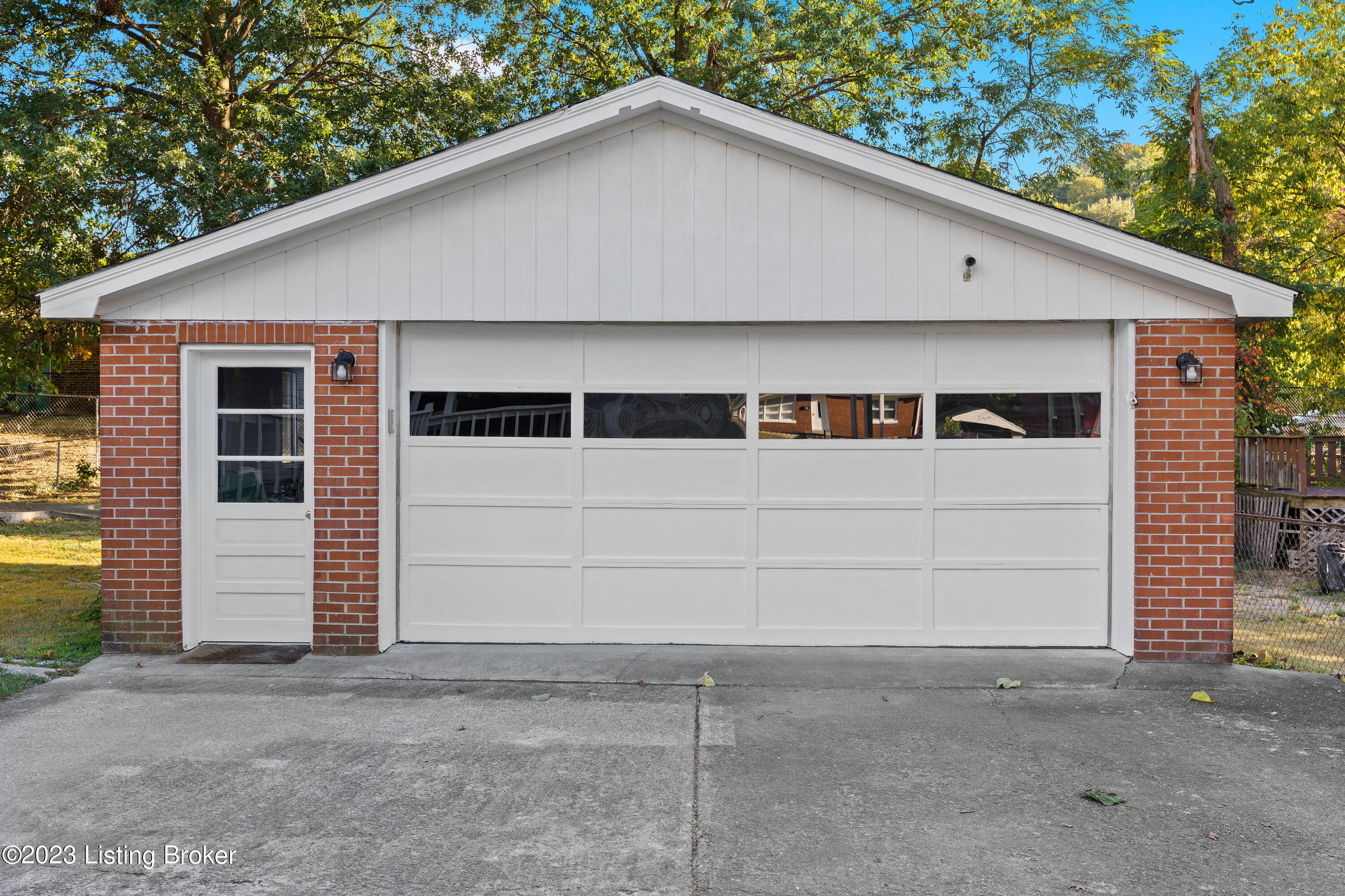 1606 Stafford Ave