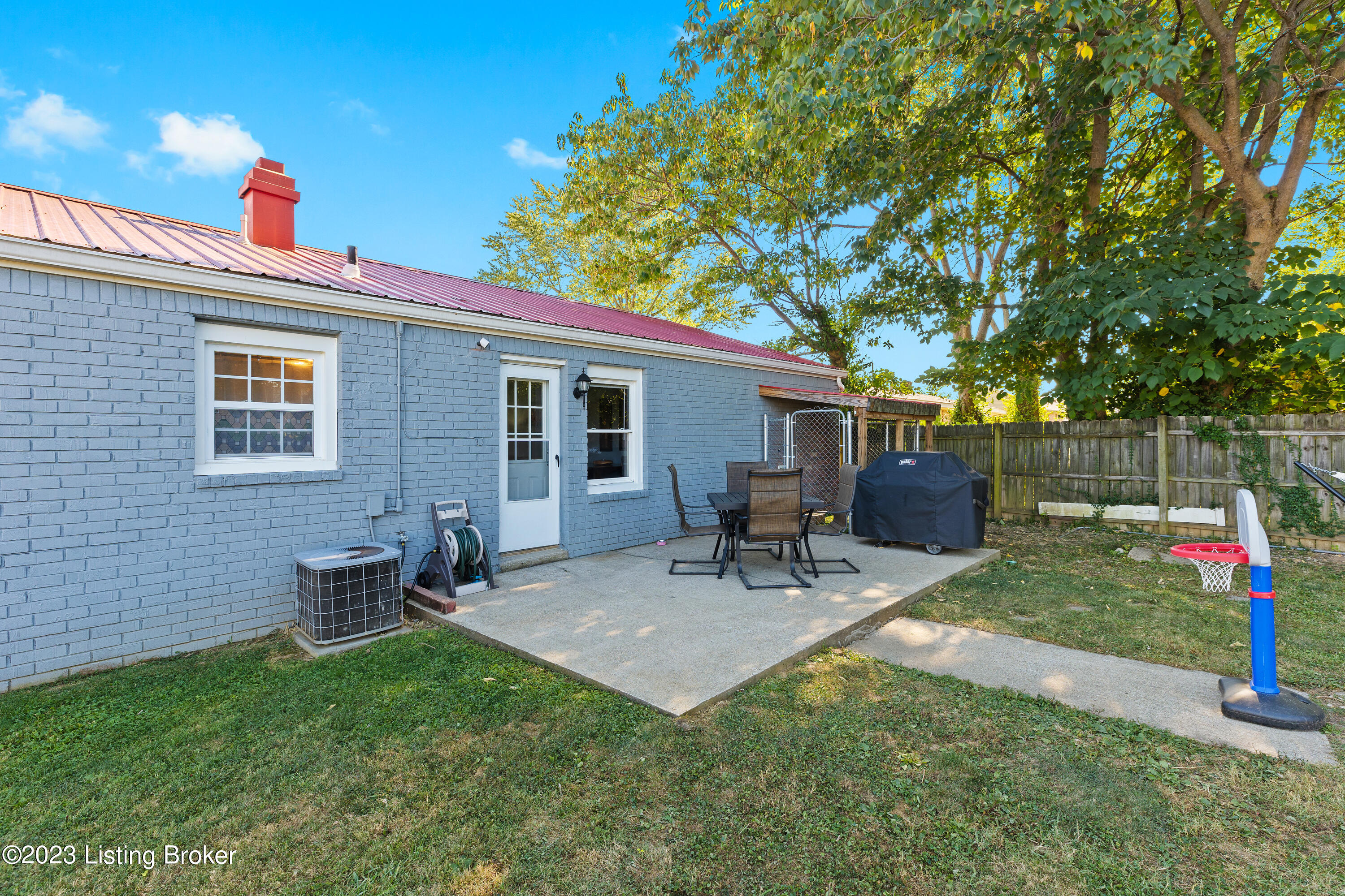 206 Meadowview Dr