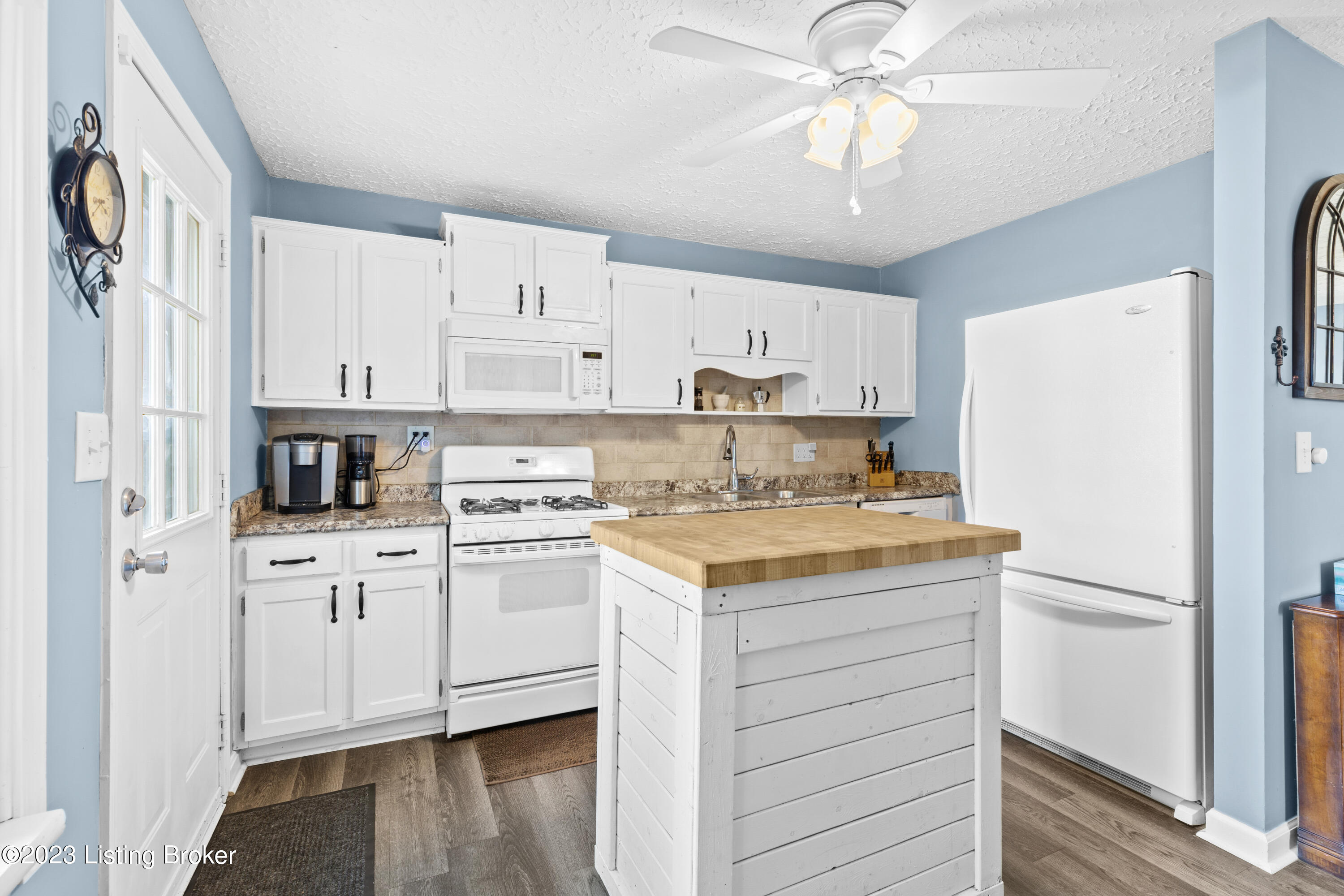 206 Meadowview Dr