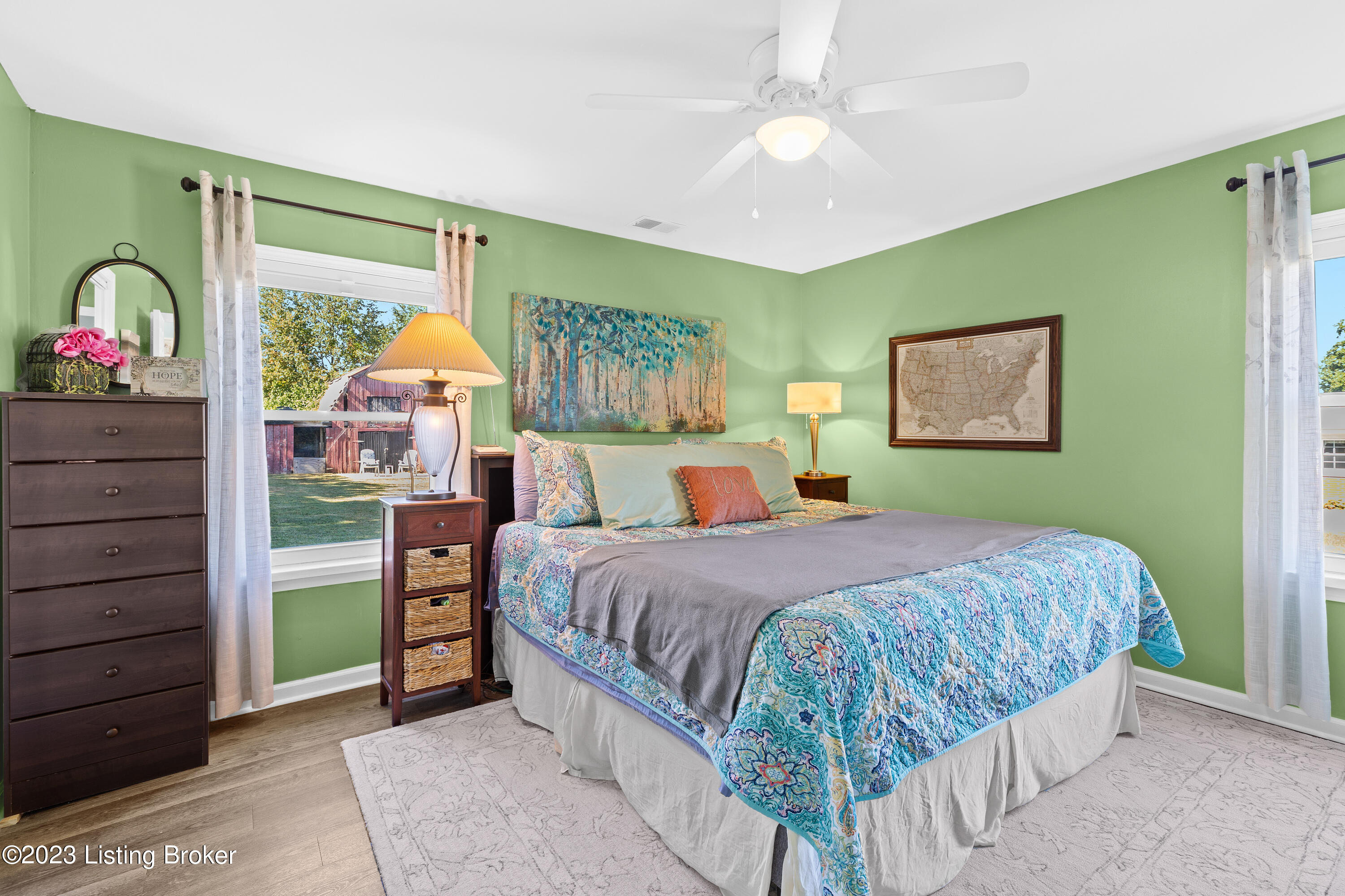 206 Meadowview Dr