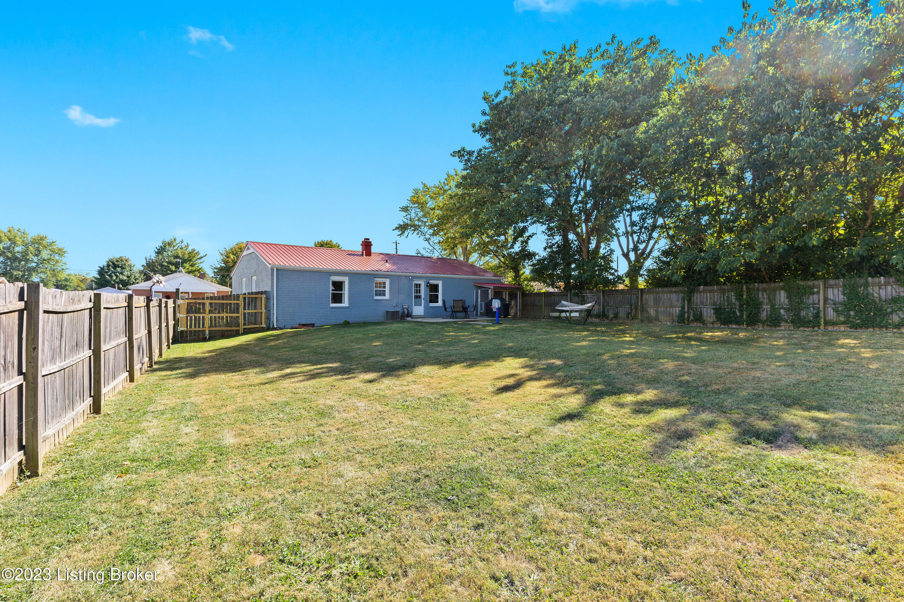 206 Meadowview Dr