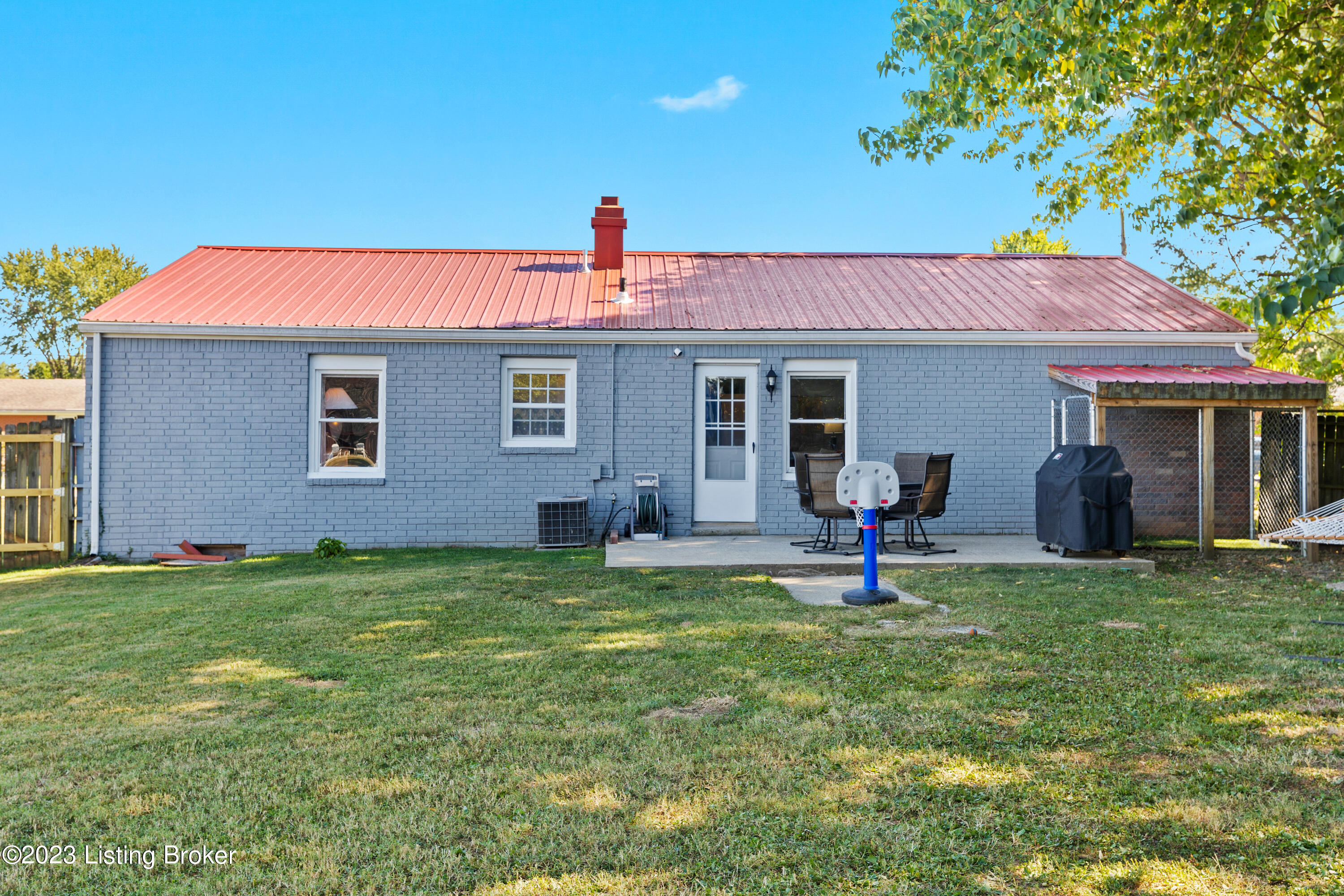 206 Meadowview Dr