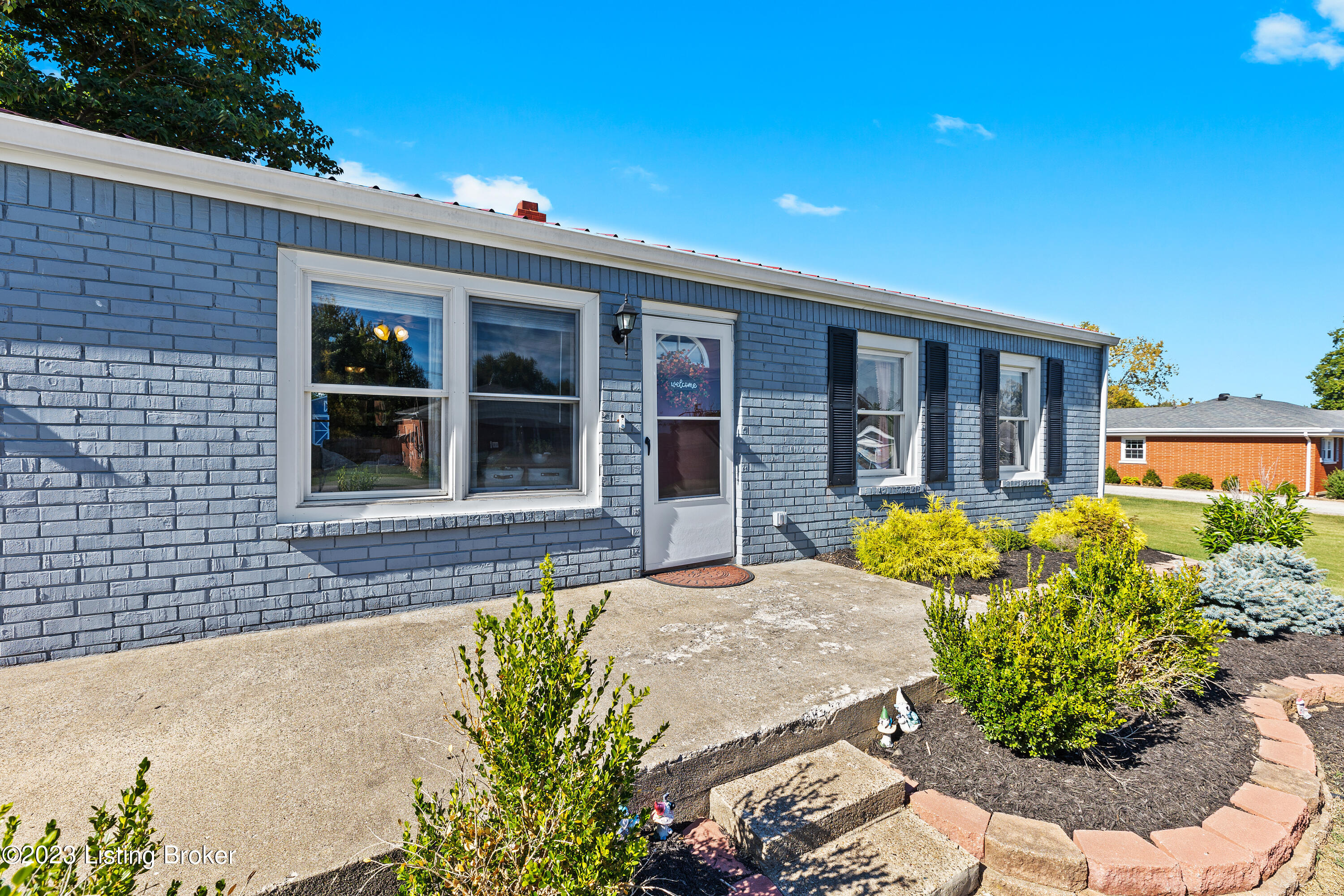 206 Meadowview Dr