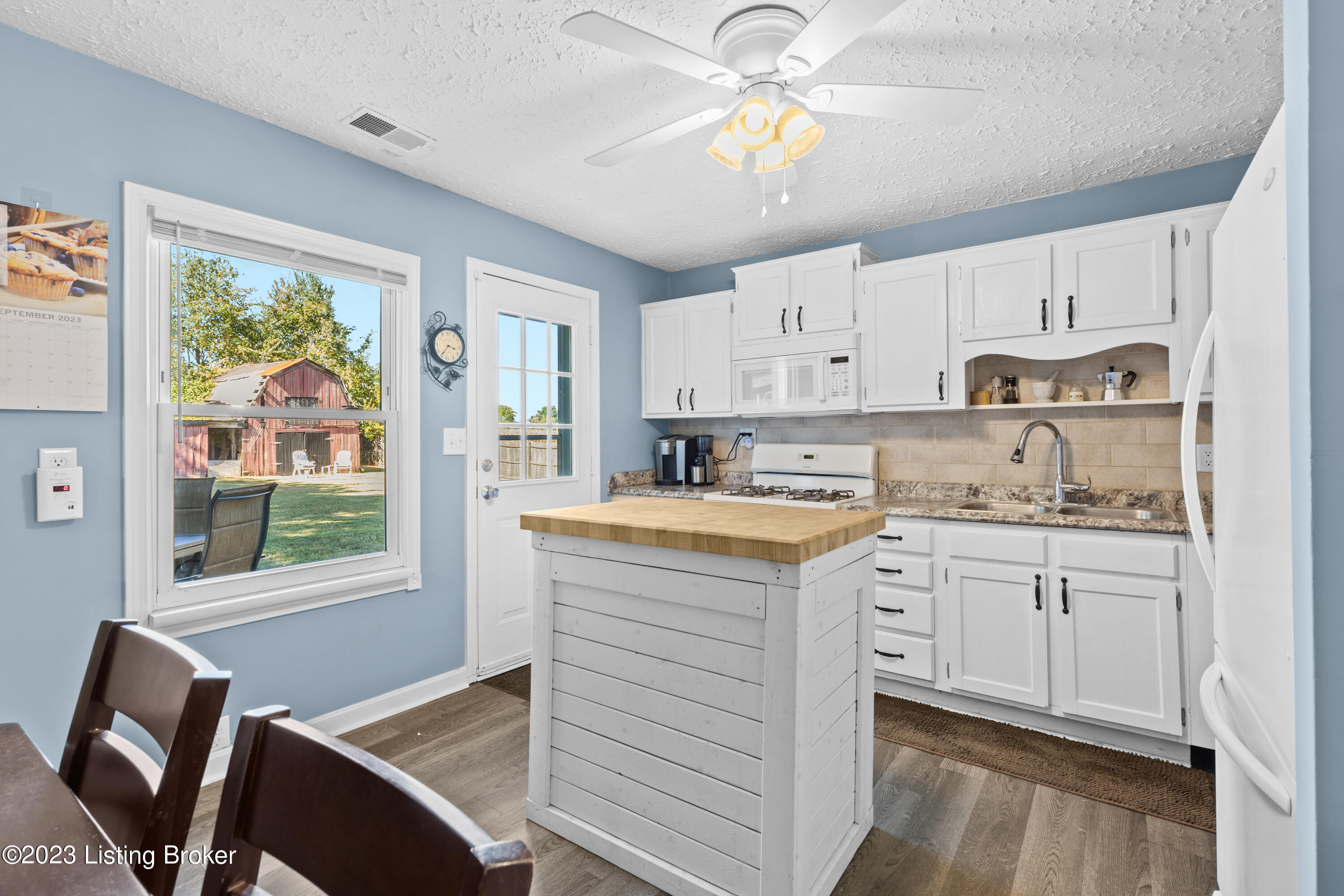 206 Meadowview Dr