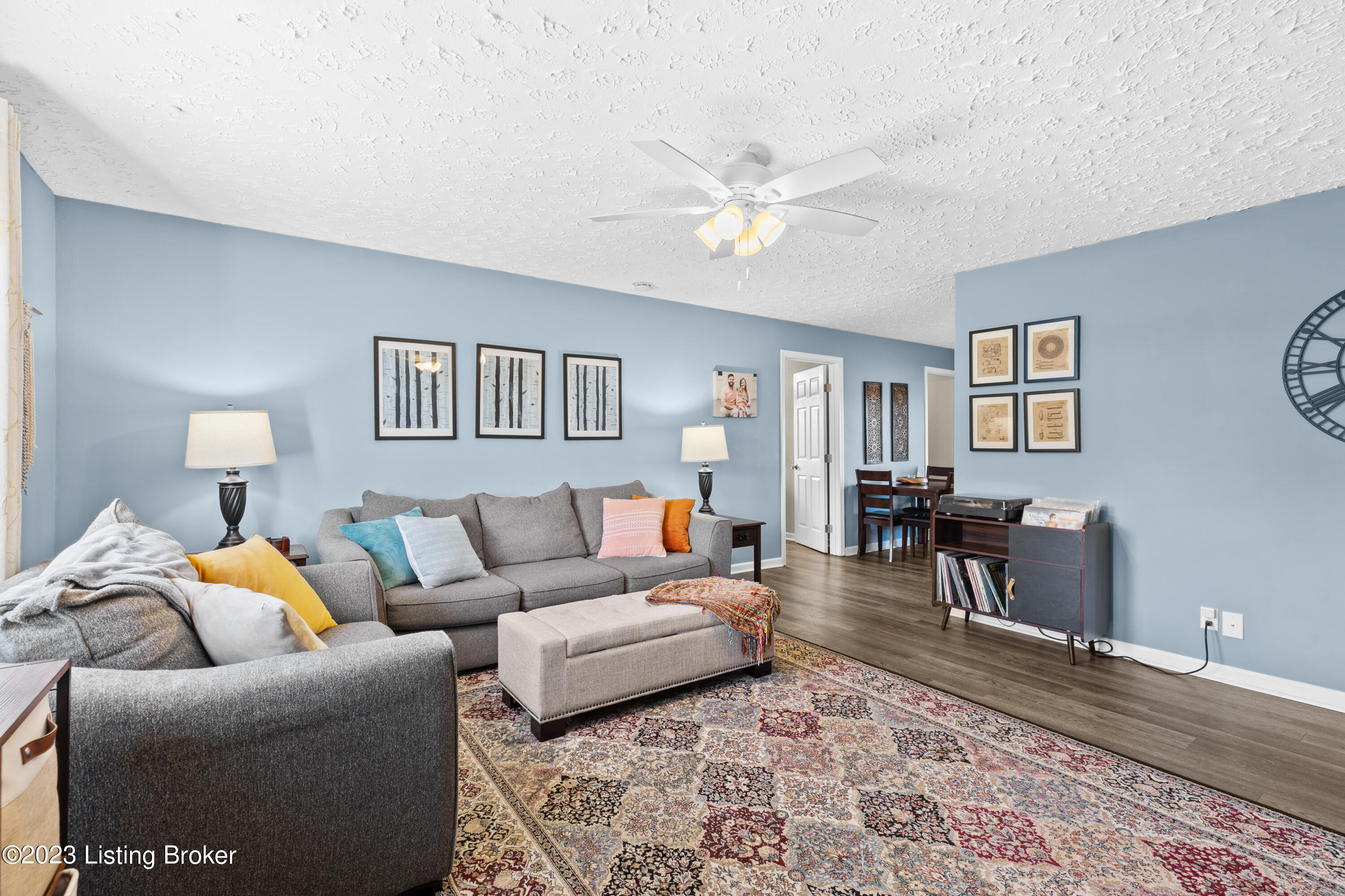206 Meadowview Dr