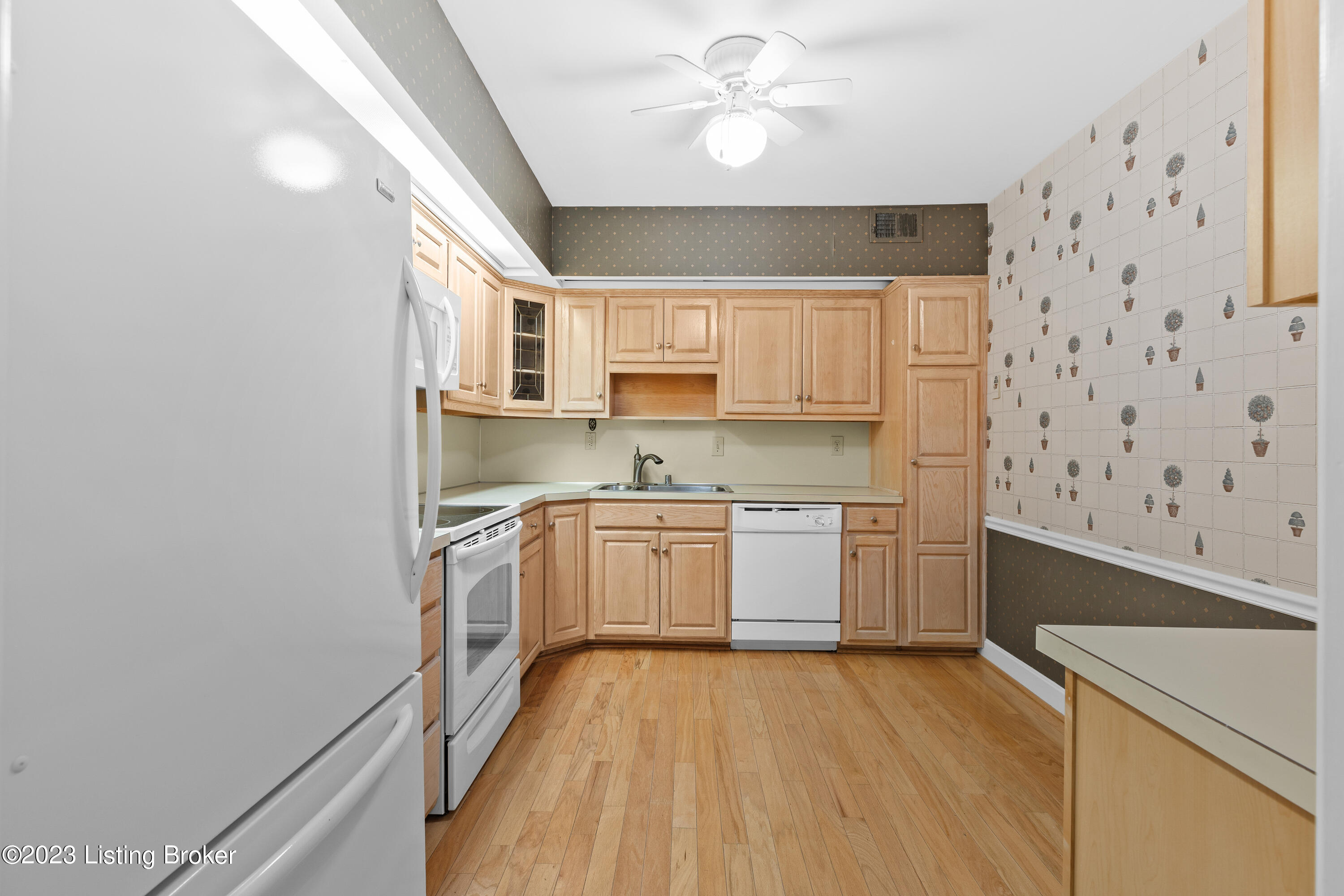 5601 Coach Gate Wynde, 6