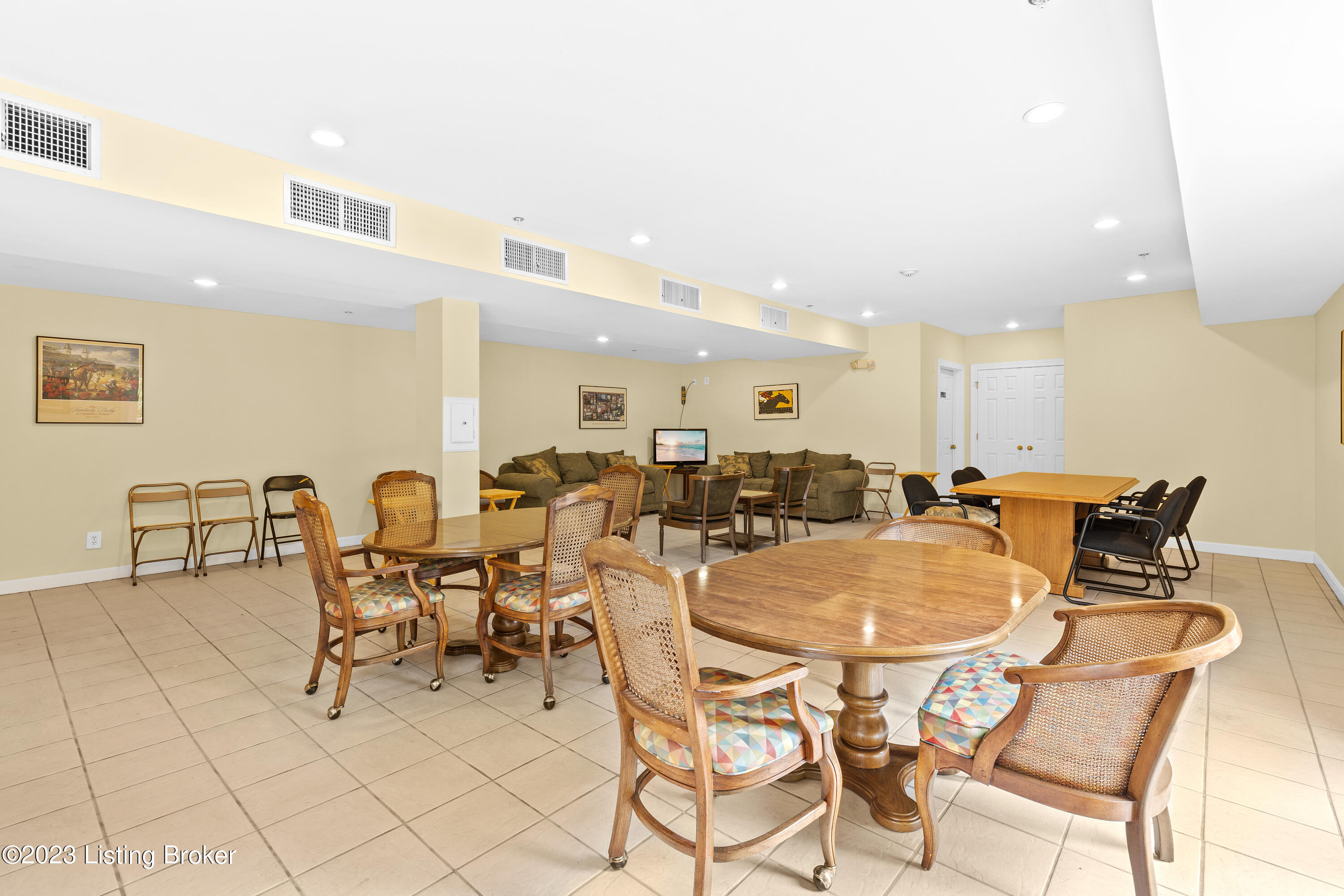 5601 Coach Gate Wynde, 6