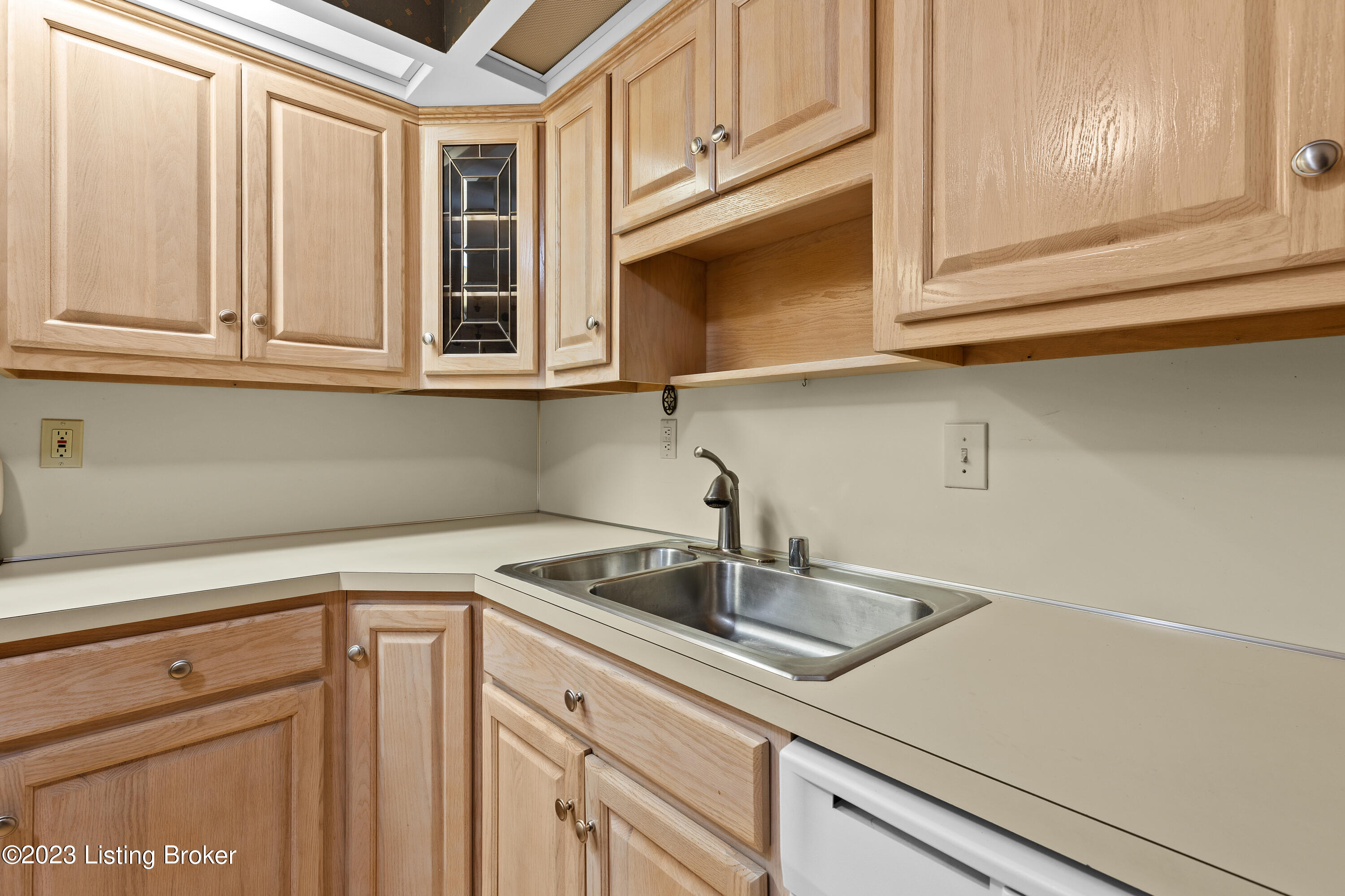 5601 Coach Gate Wynde, 6