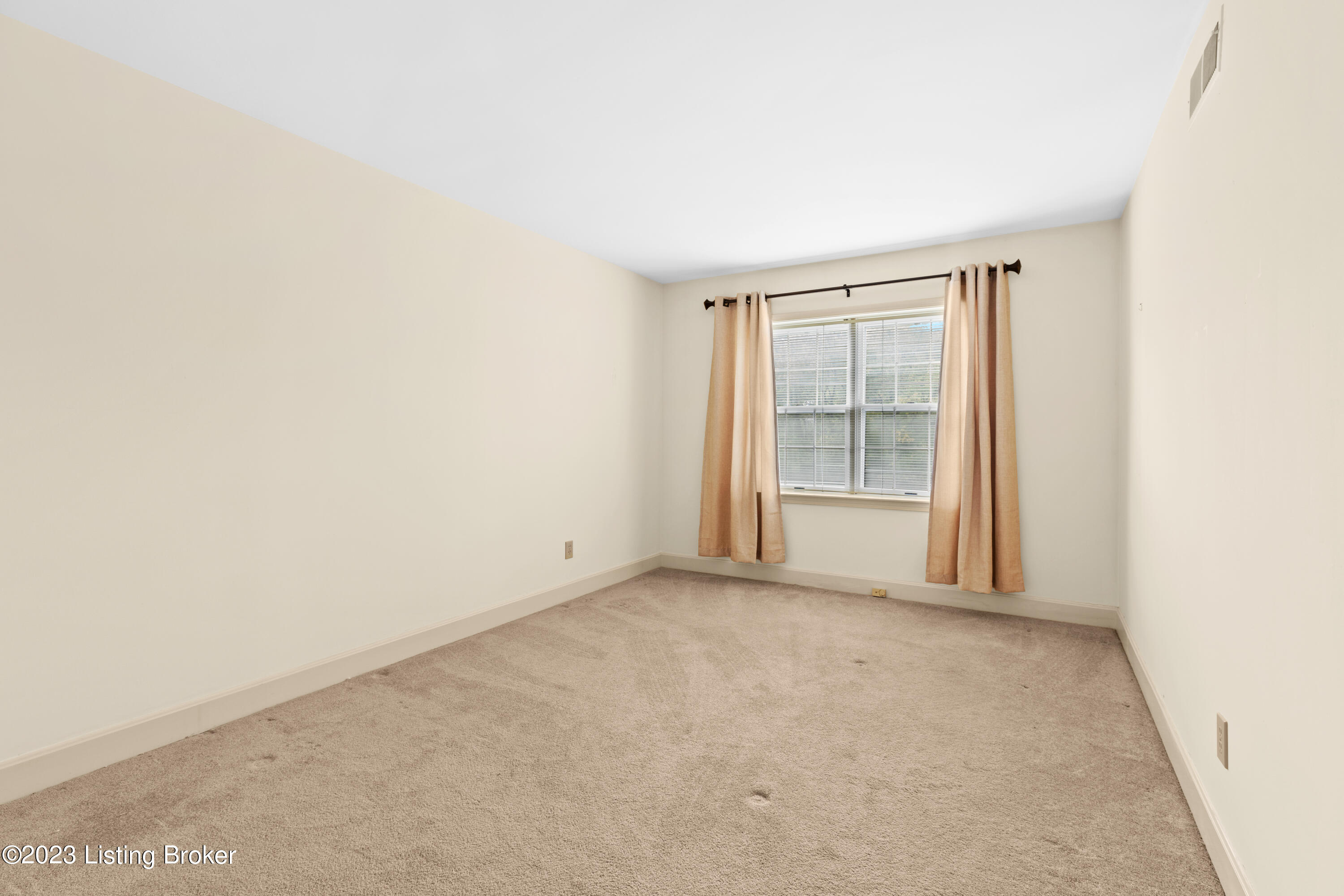 5601 Coach Gate Wynde, 6