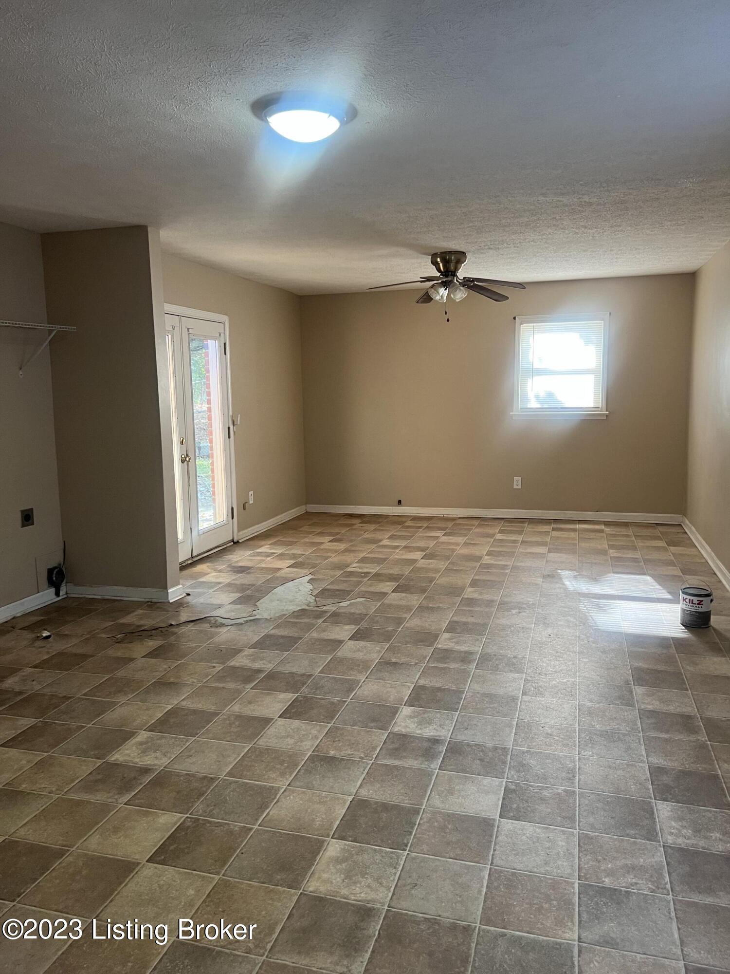 221 Broadland Ct
