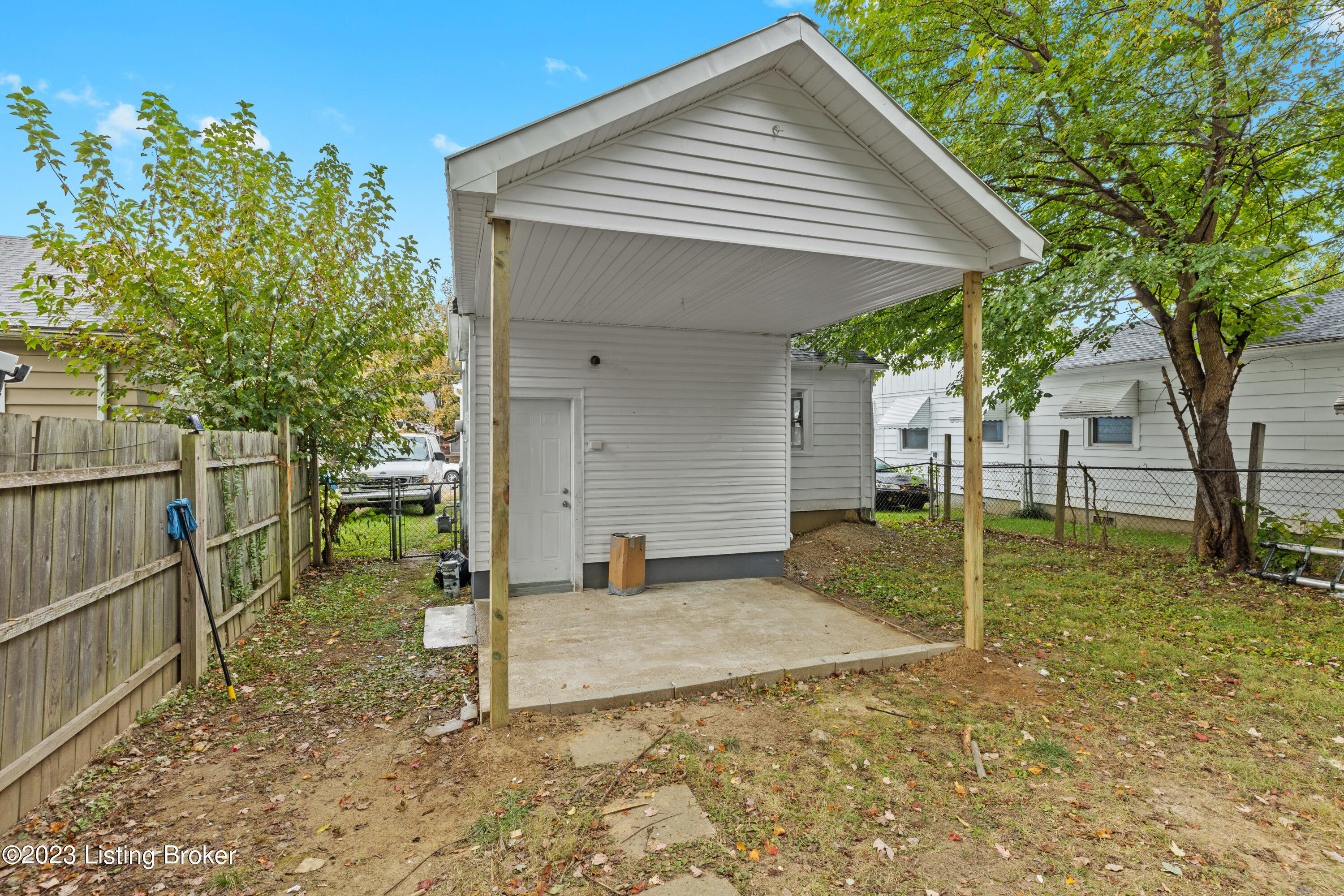 832 Camden Ave