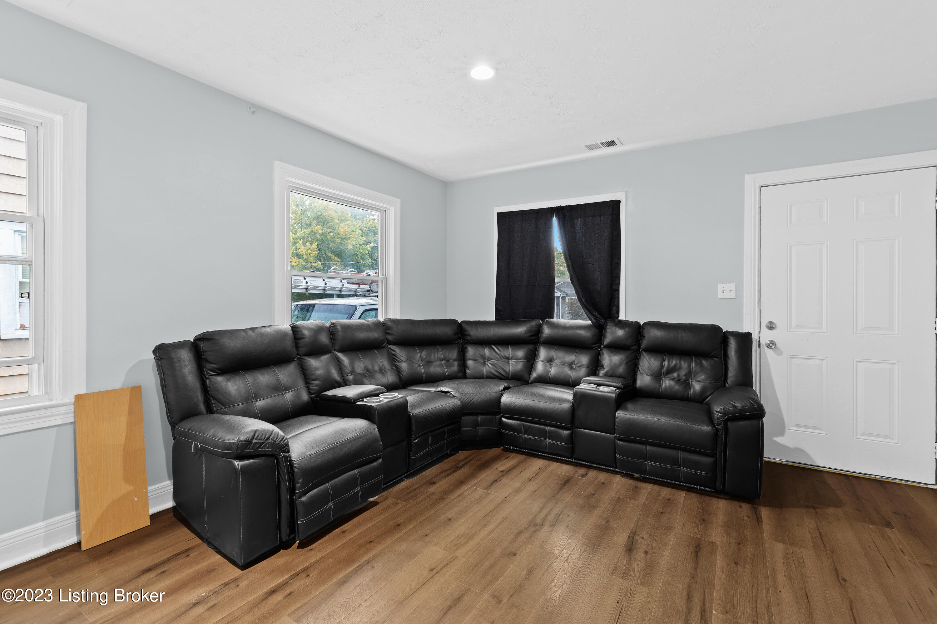 832 Camden Ave