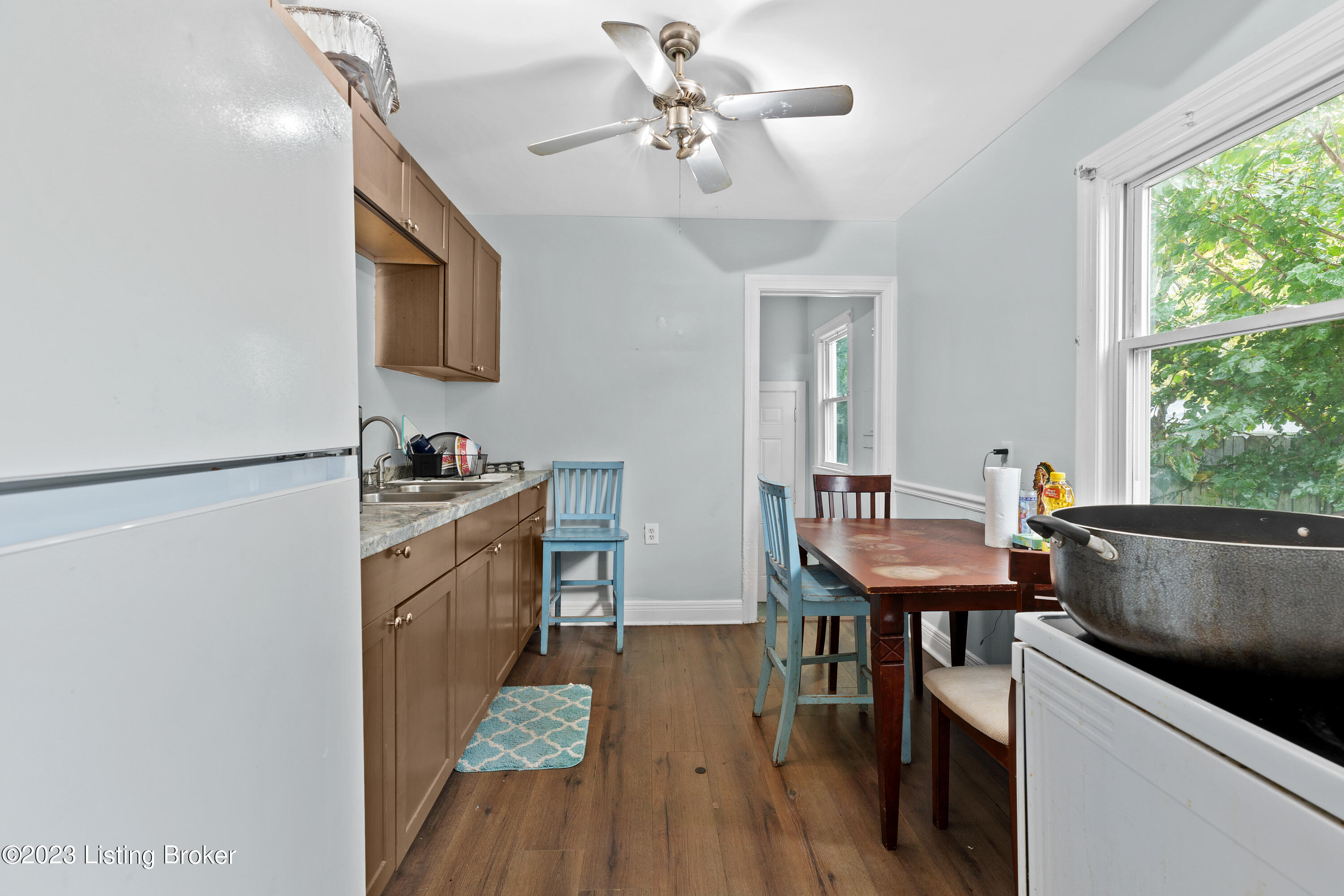 832 Camden Ave