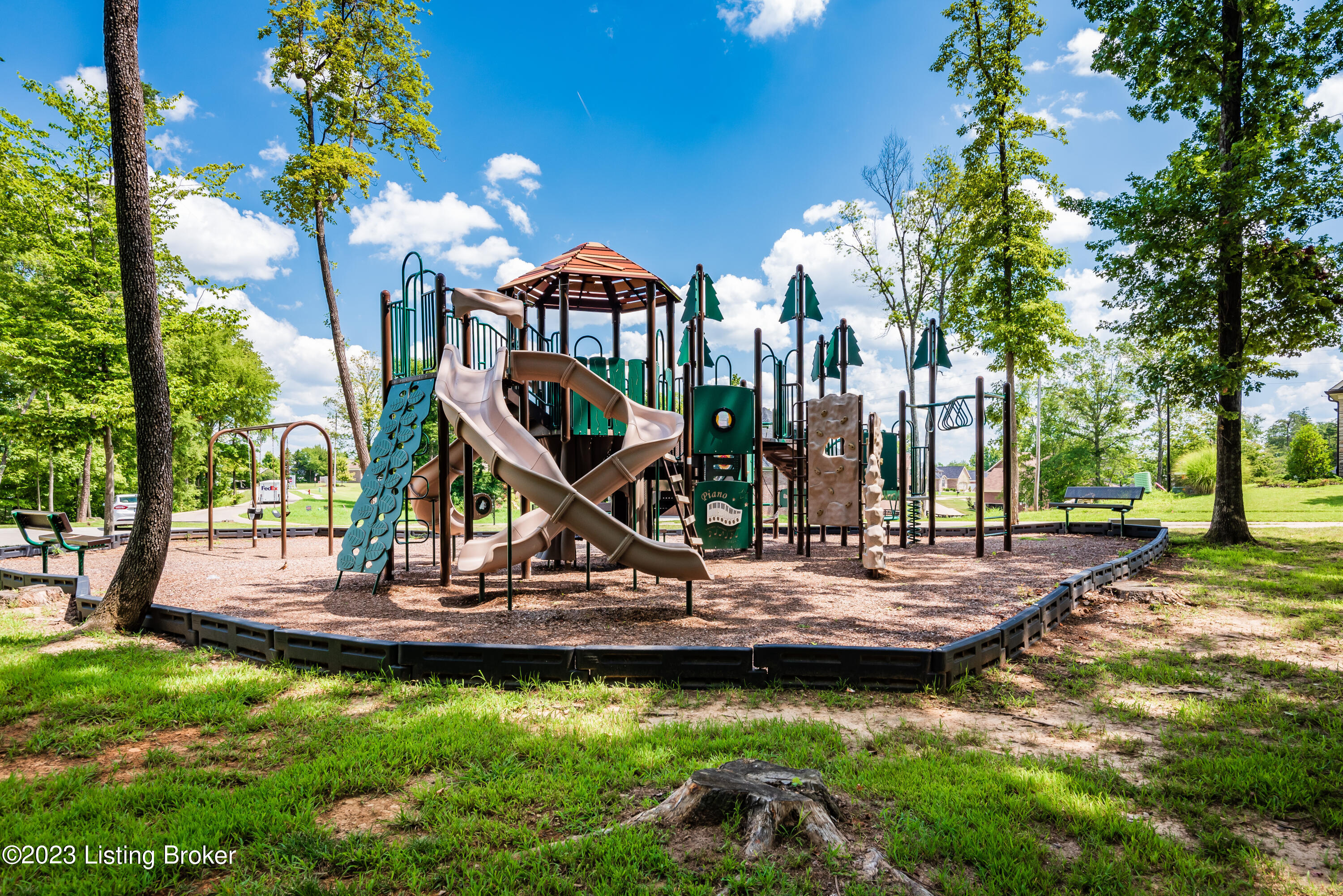 452 Highland Ridge Dr