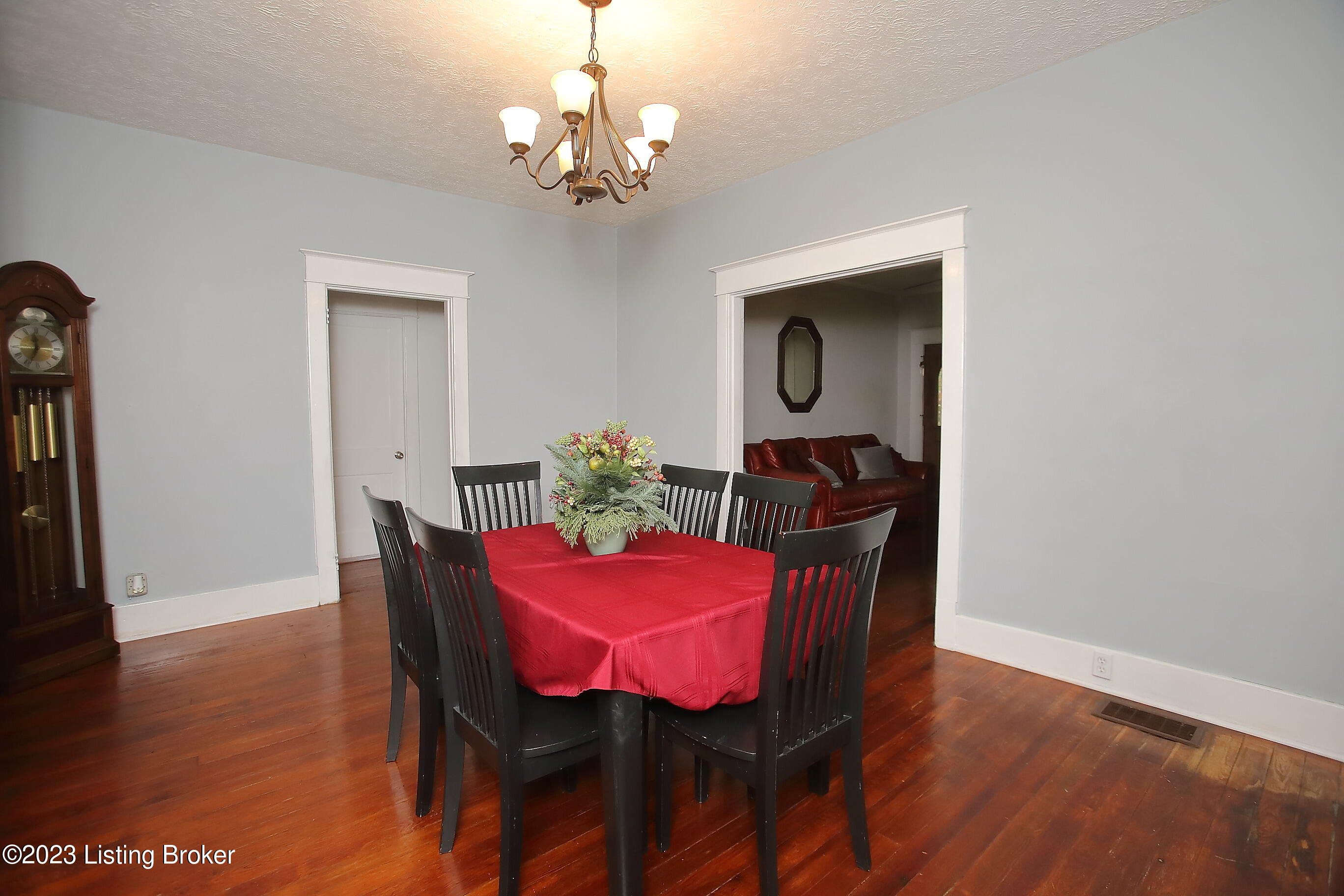 1720 Lakeside Dr
