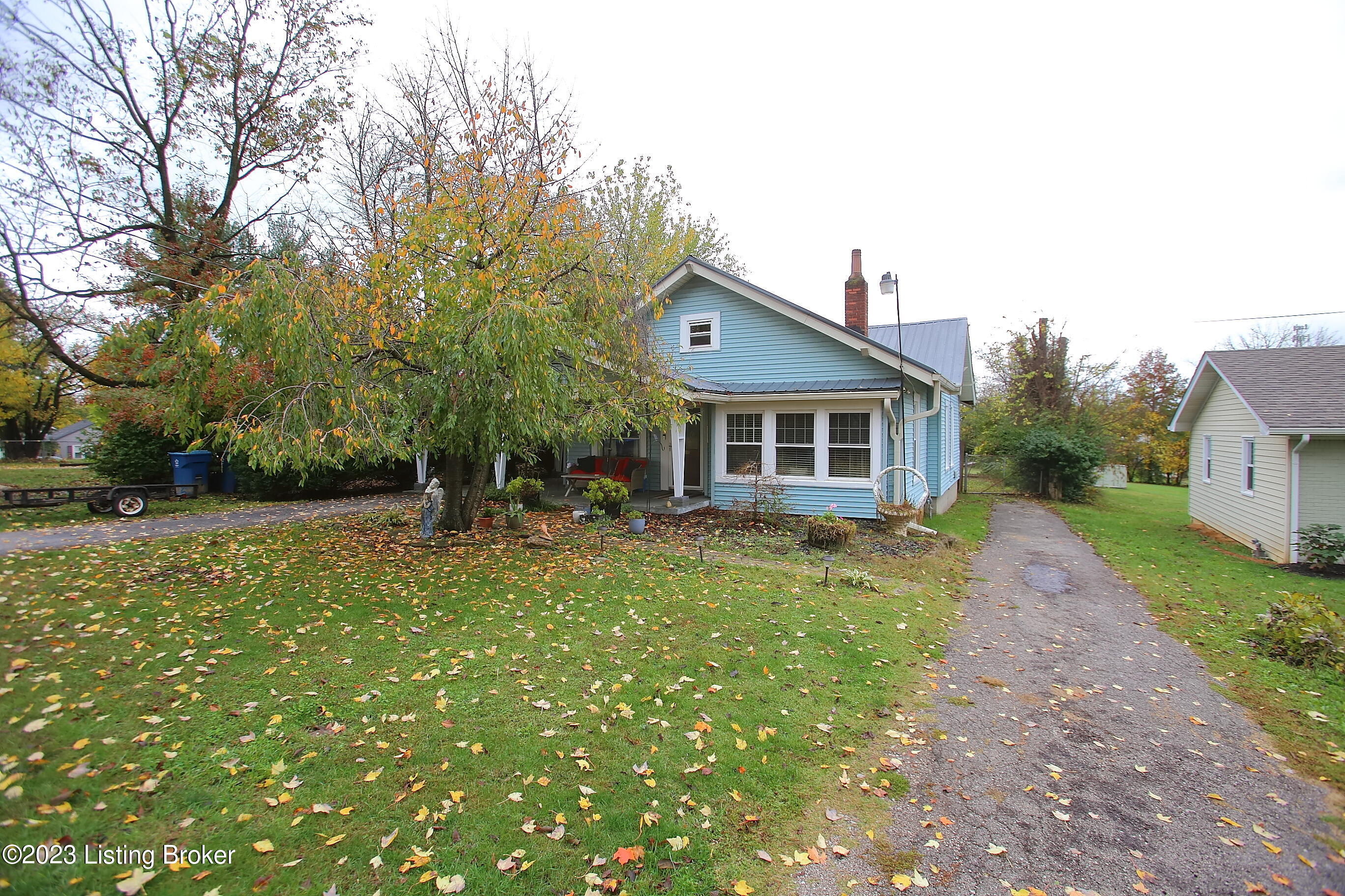 1720 Lakeside Dr