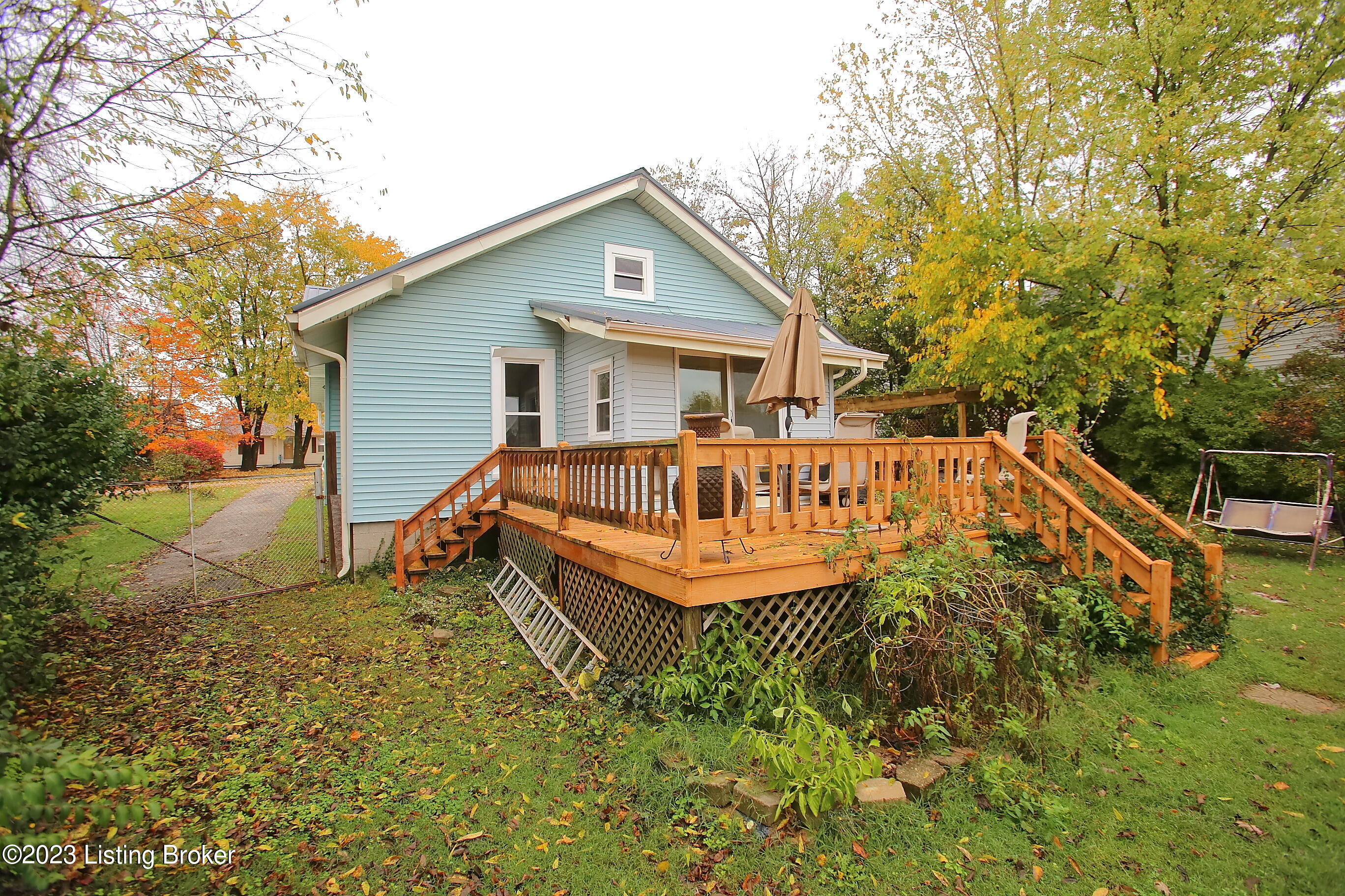 1720 Lakeside Dr