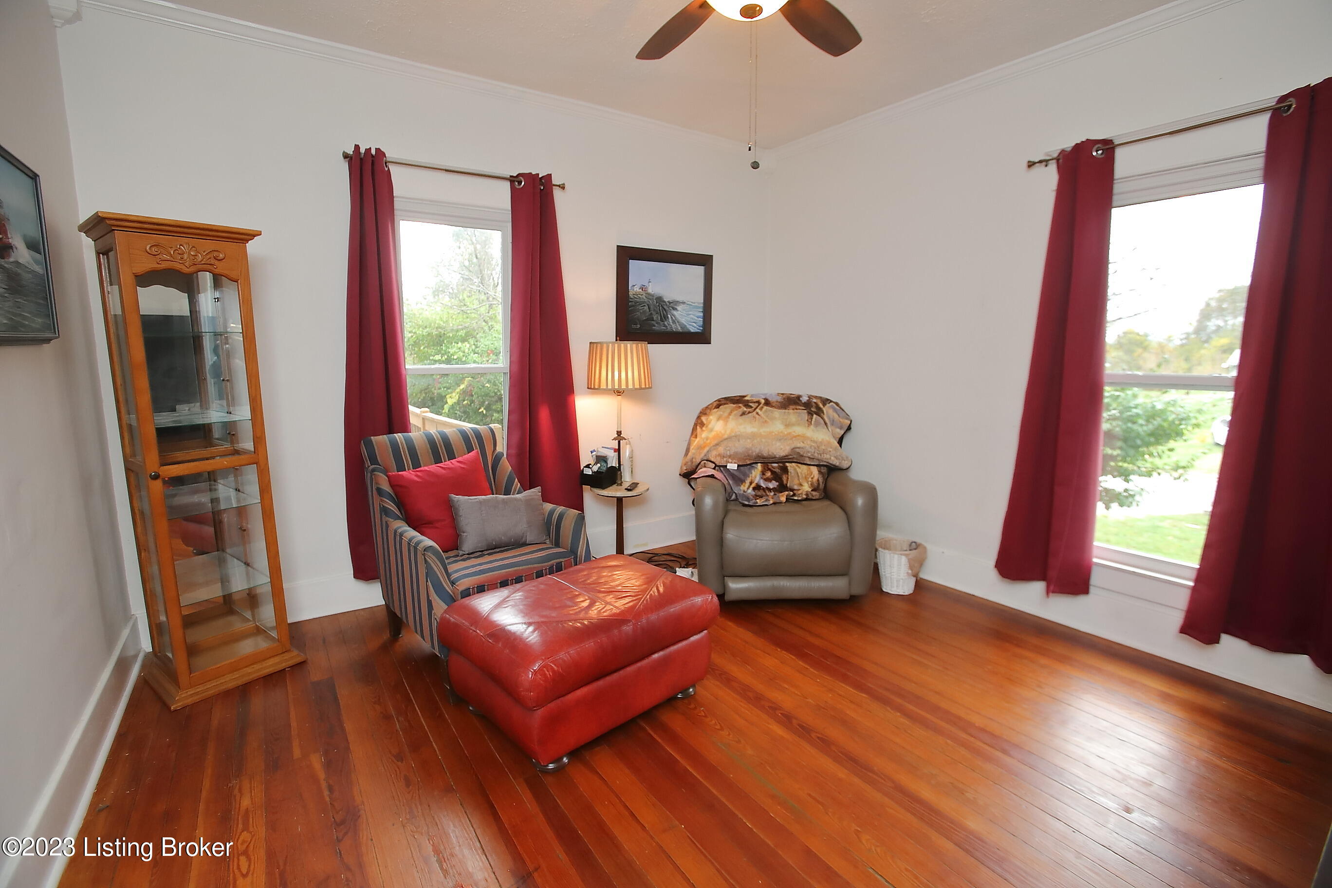 1720 Lakeside Dr