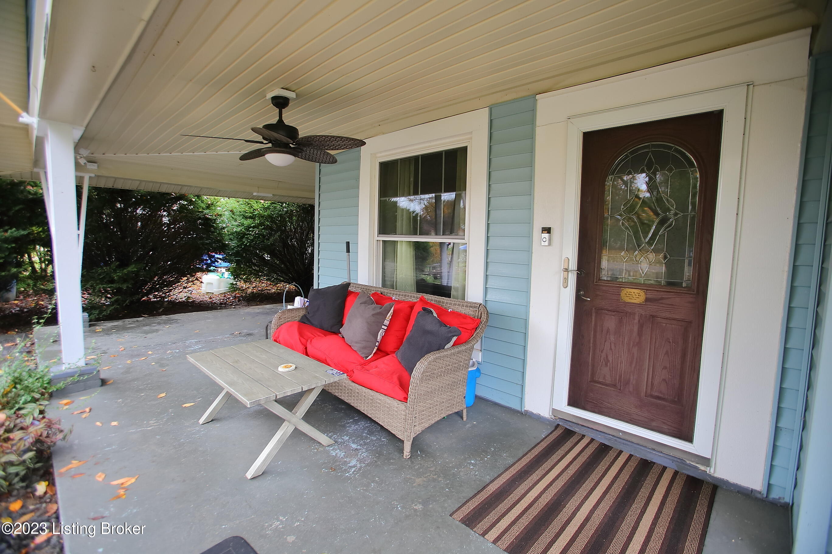 1720 Lakeside Dr
