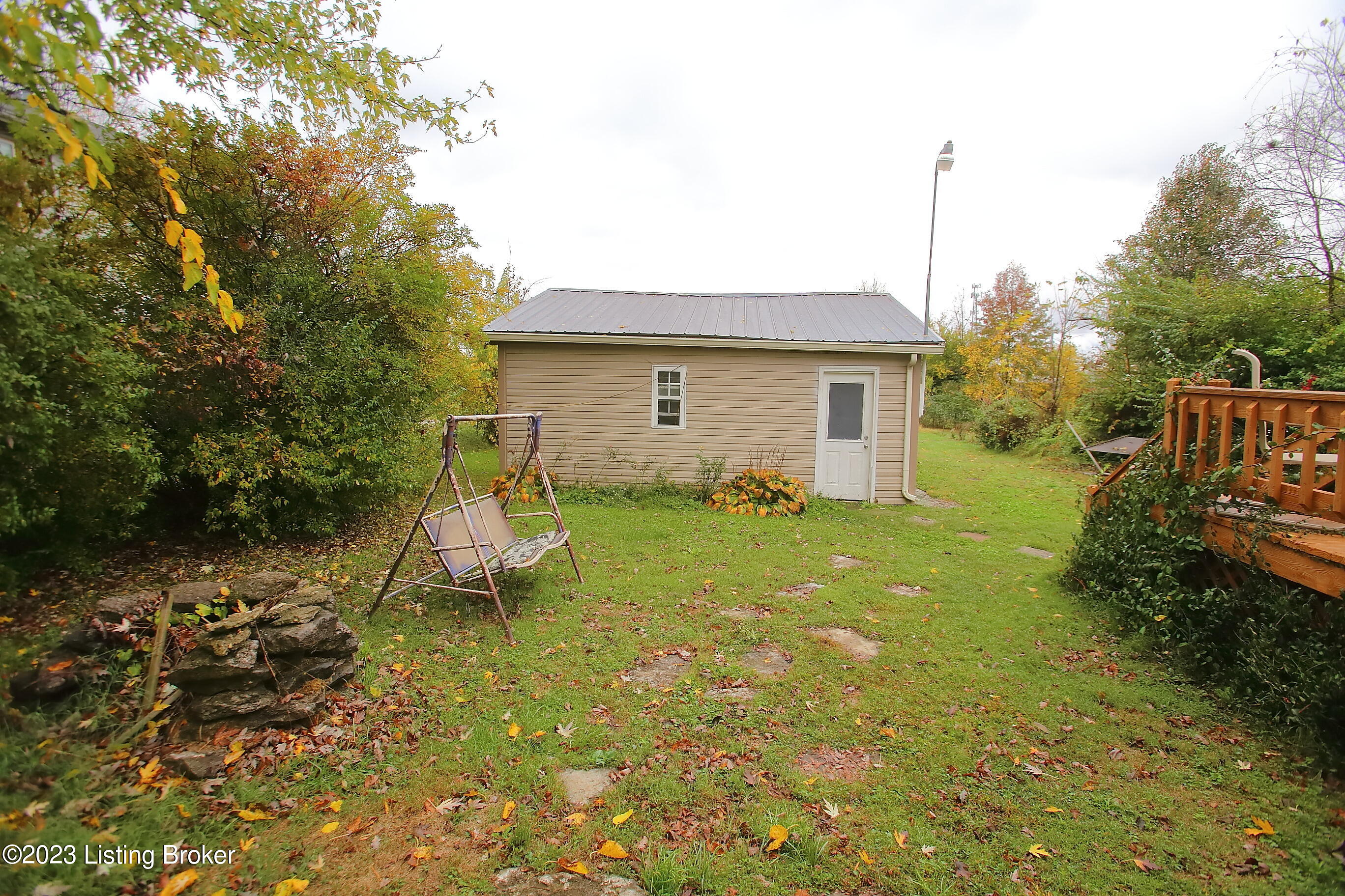 1720 Lakeside Dr