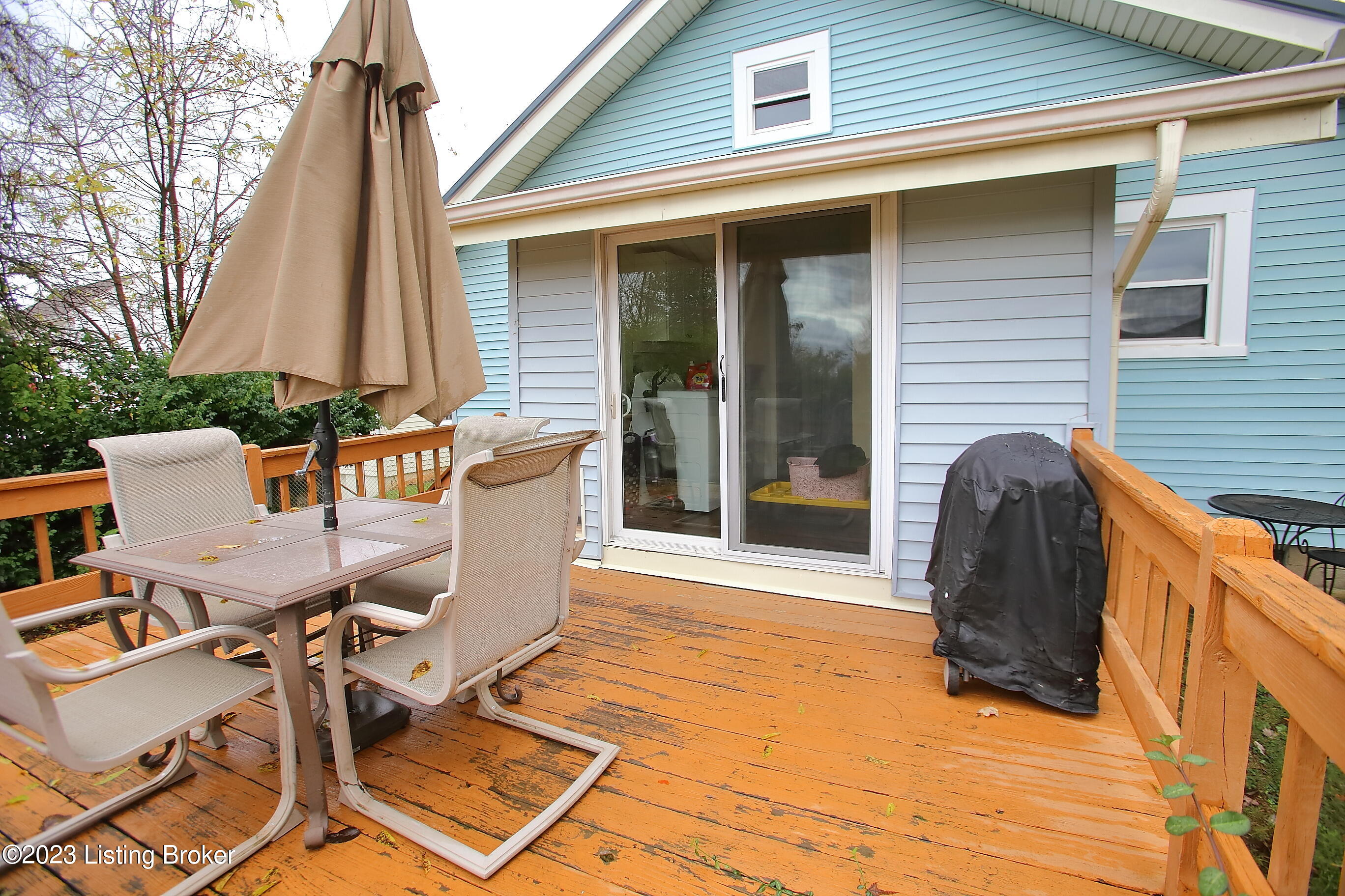 1720 Lakeside Dr