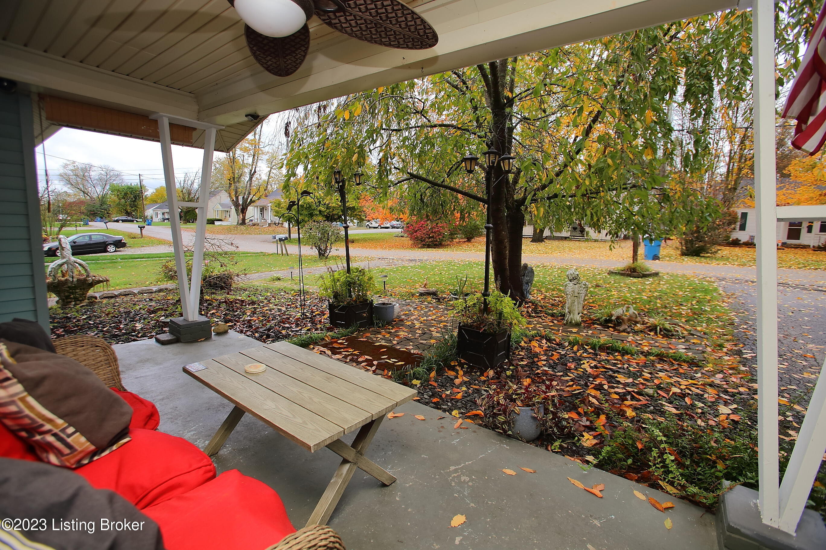 1720 Lakeside Dr