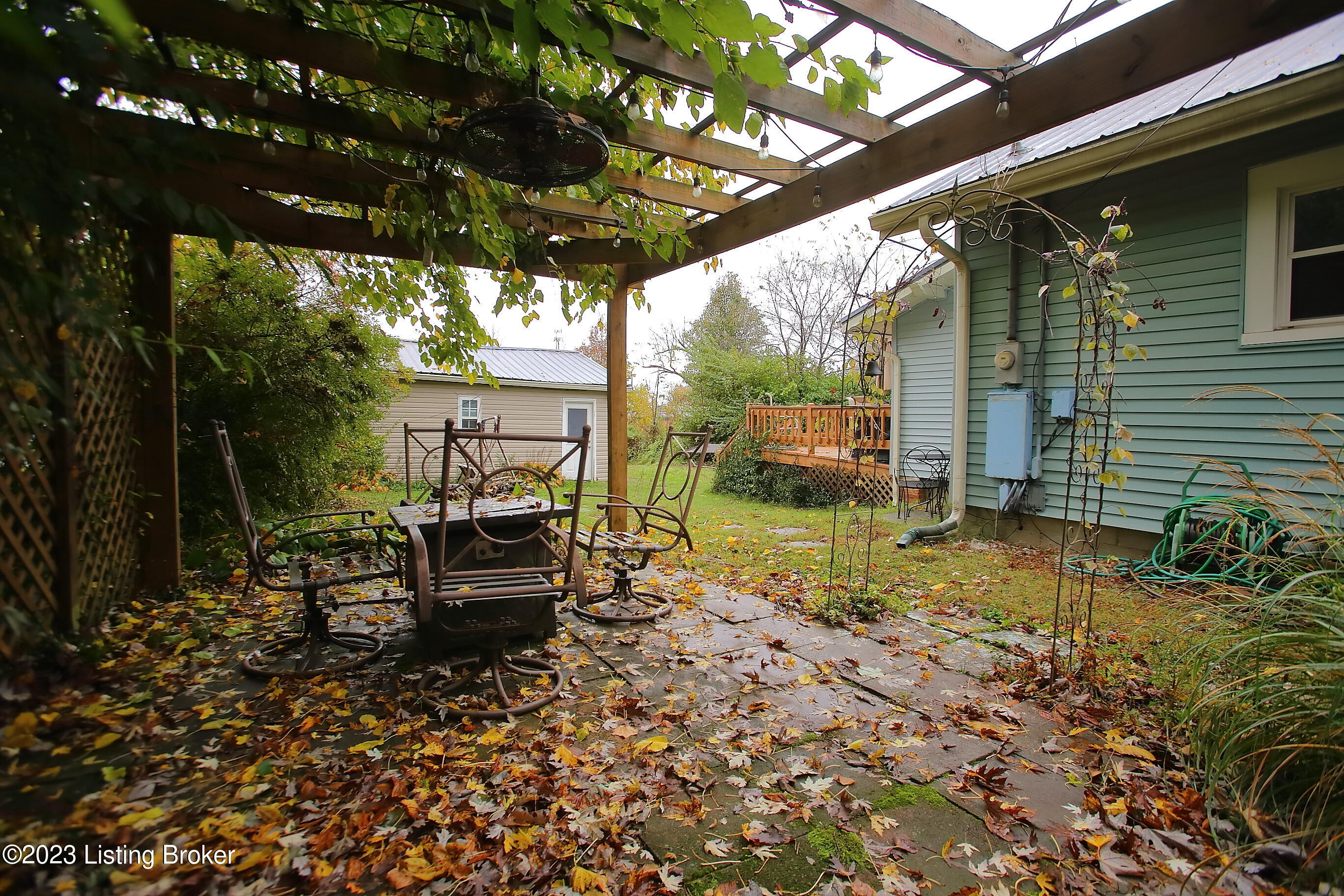 1720 Lakeside Dr
