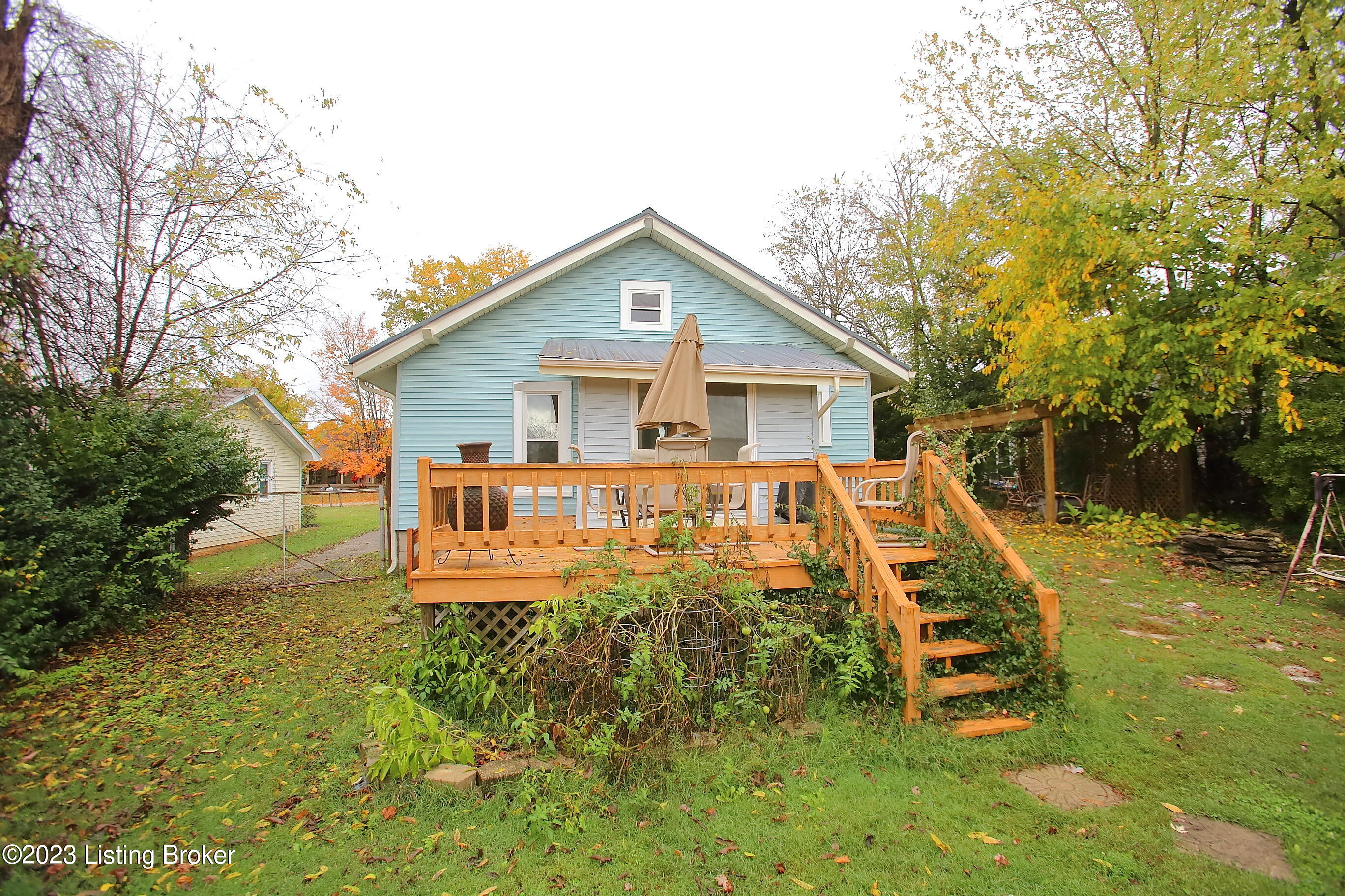 1720 Lakeside Dr