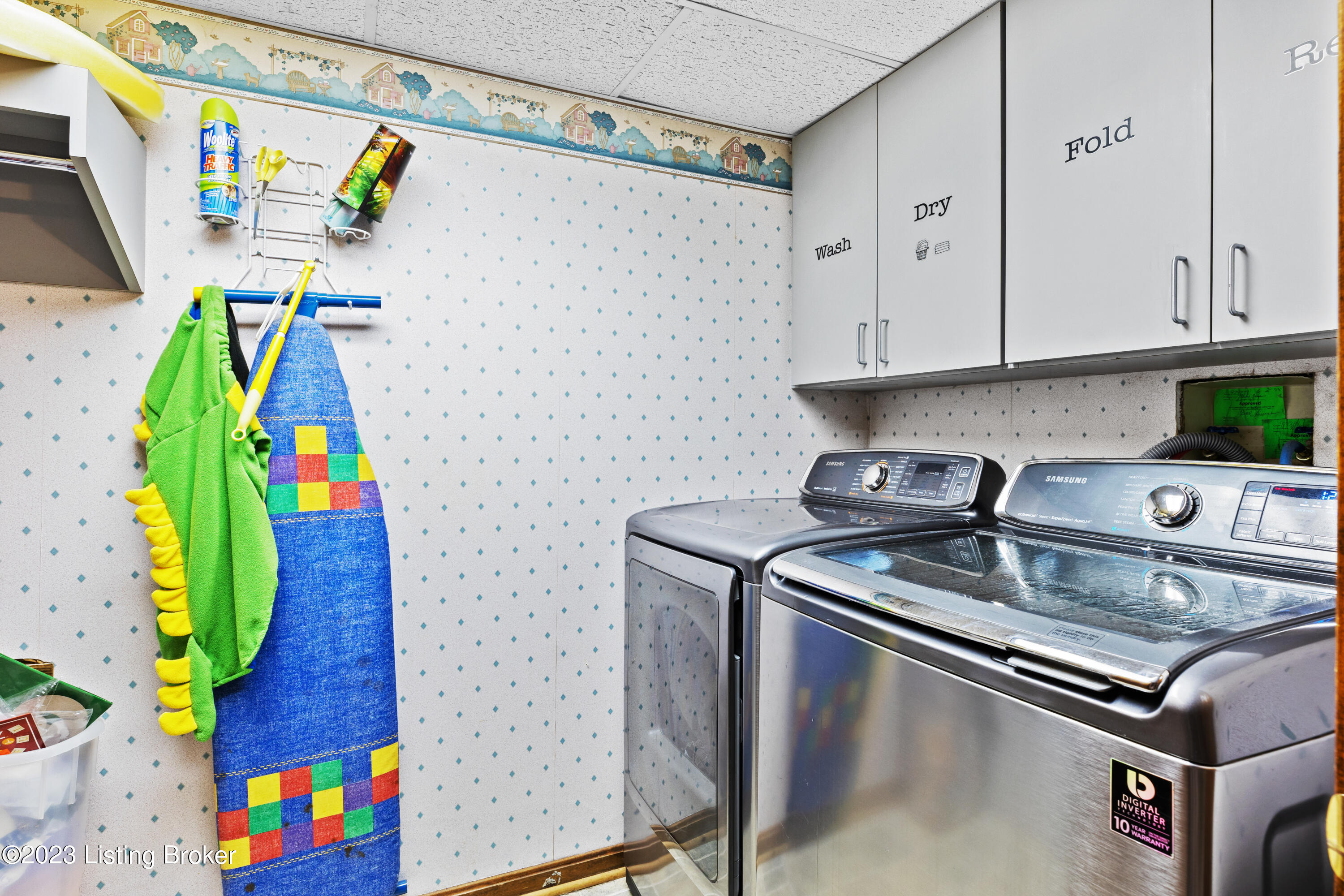 674 W Laurel River Dr