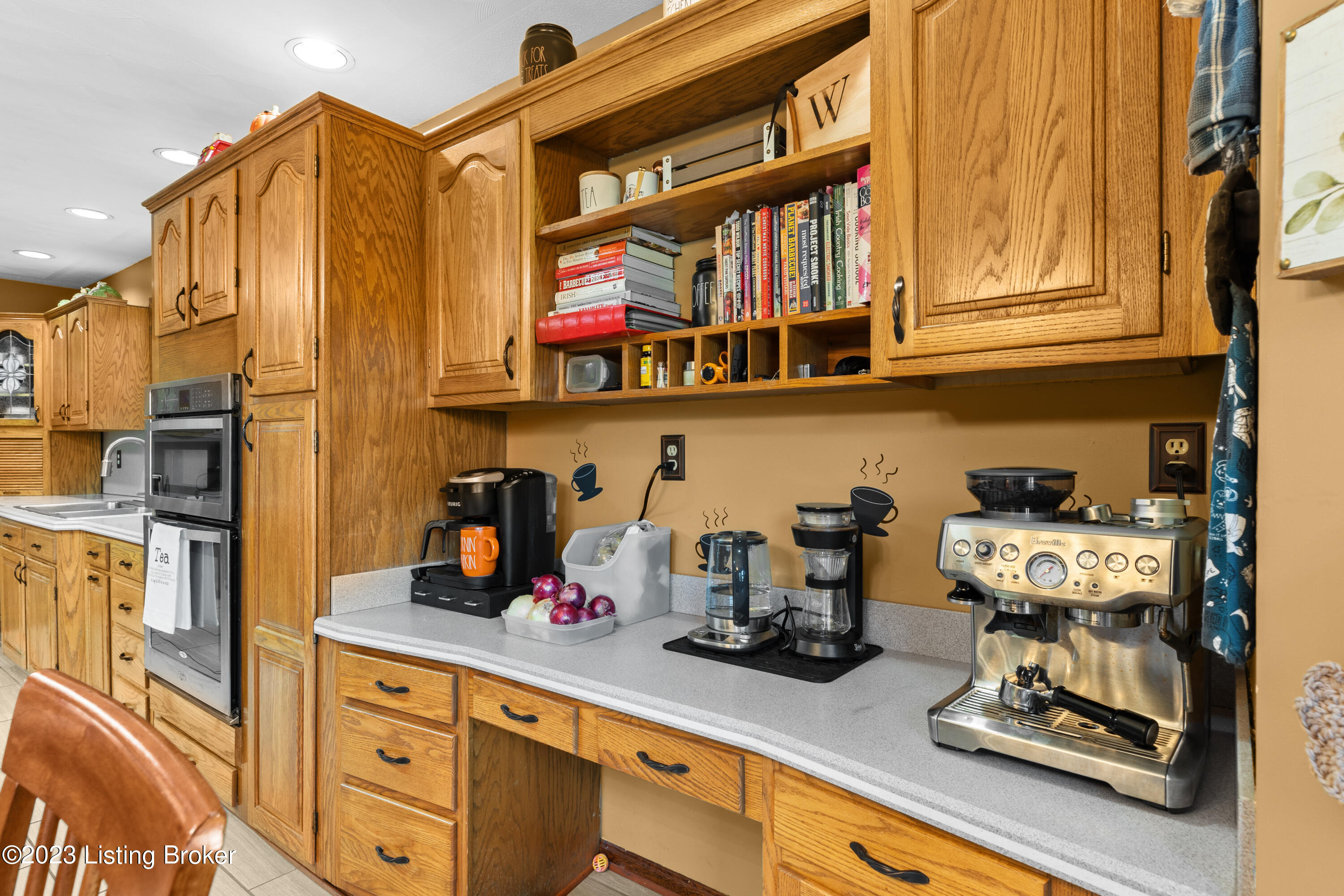 674 W Laurel River Dr