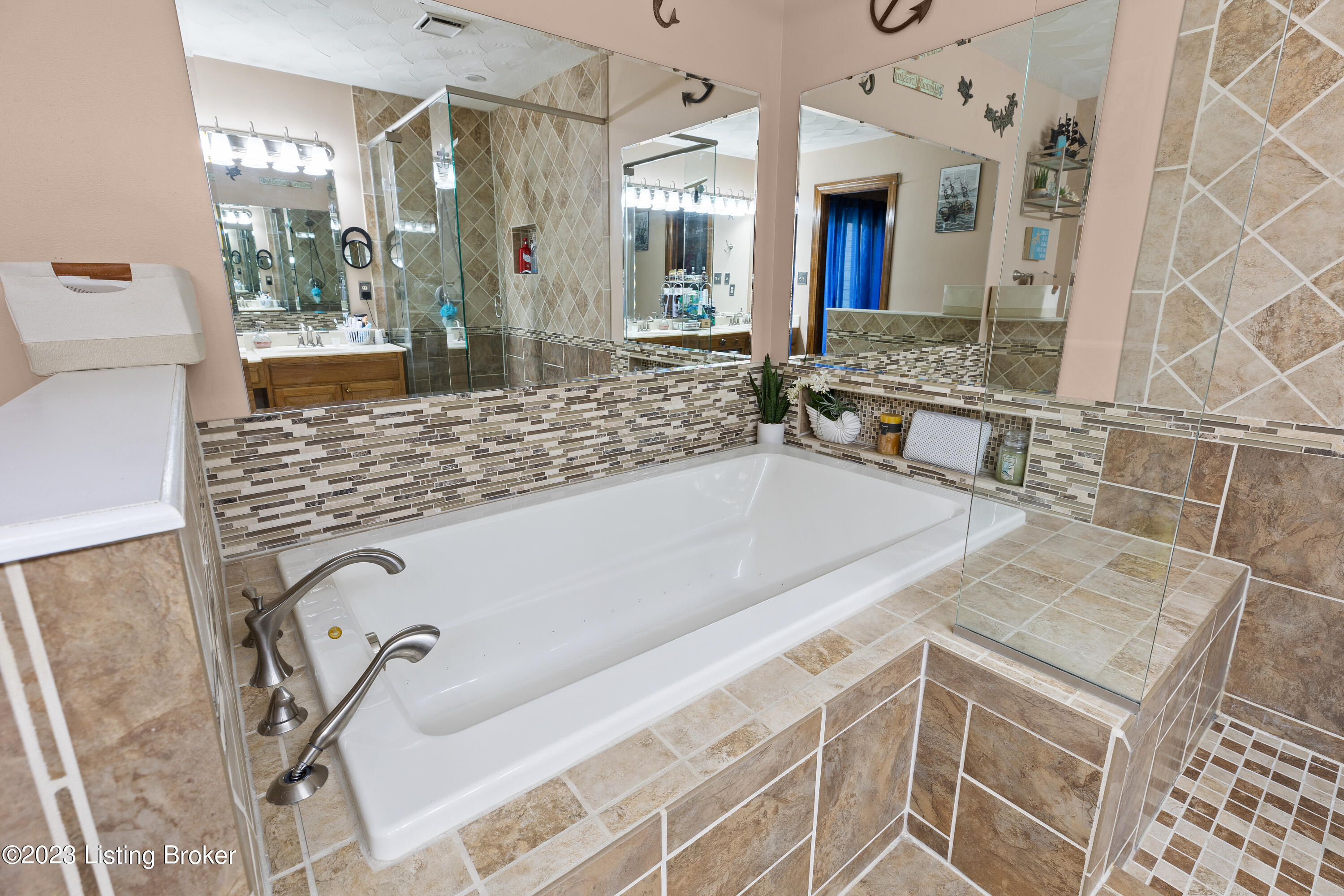 674 W Laurel River Dr