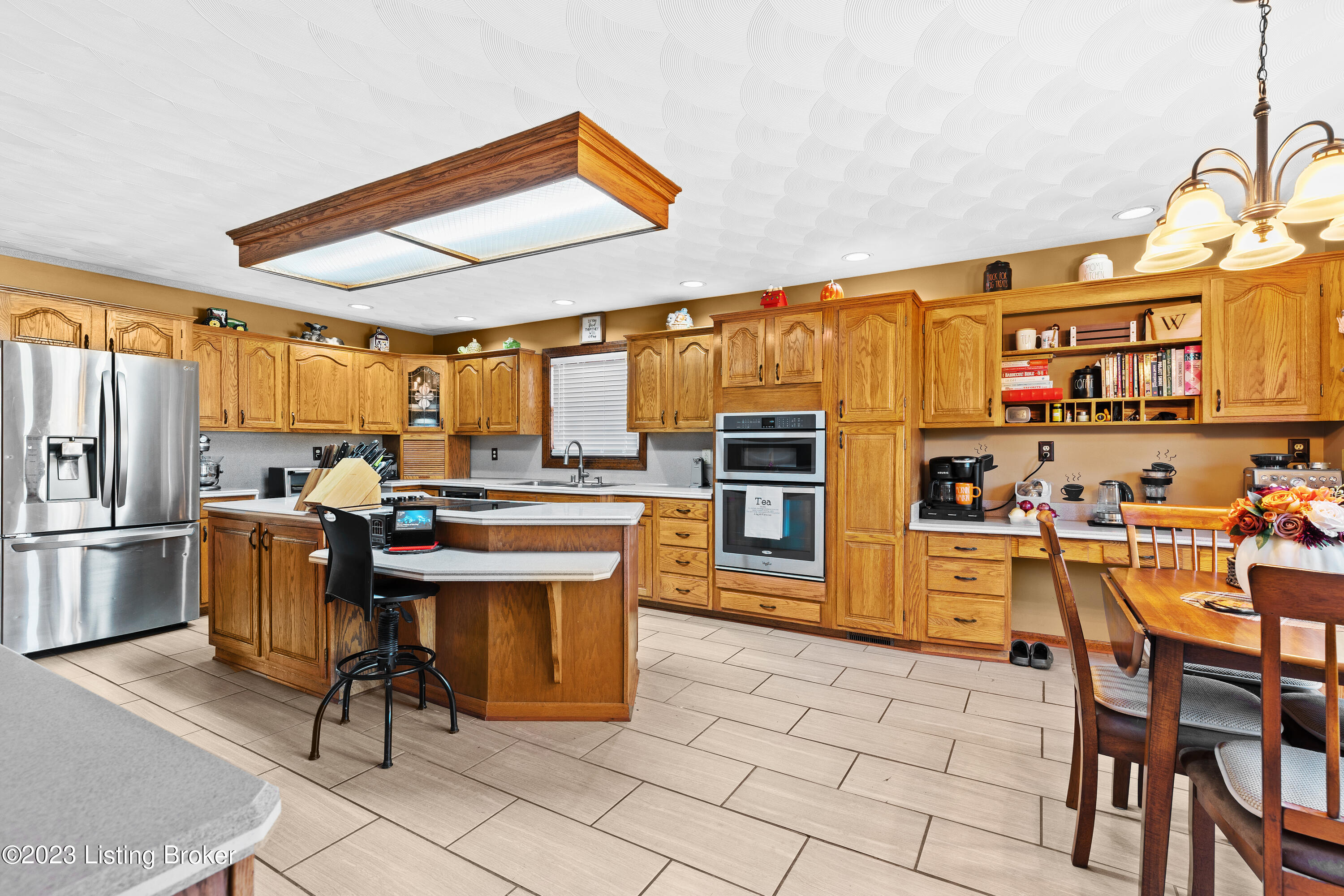 674 W Laurel River Dr