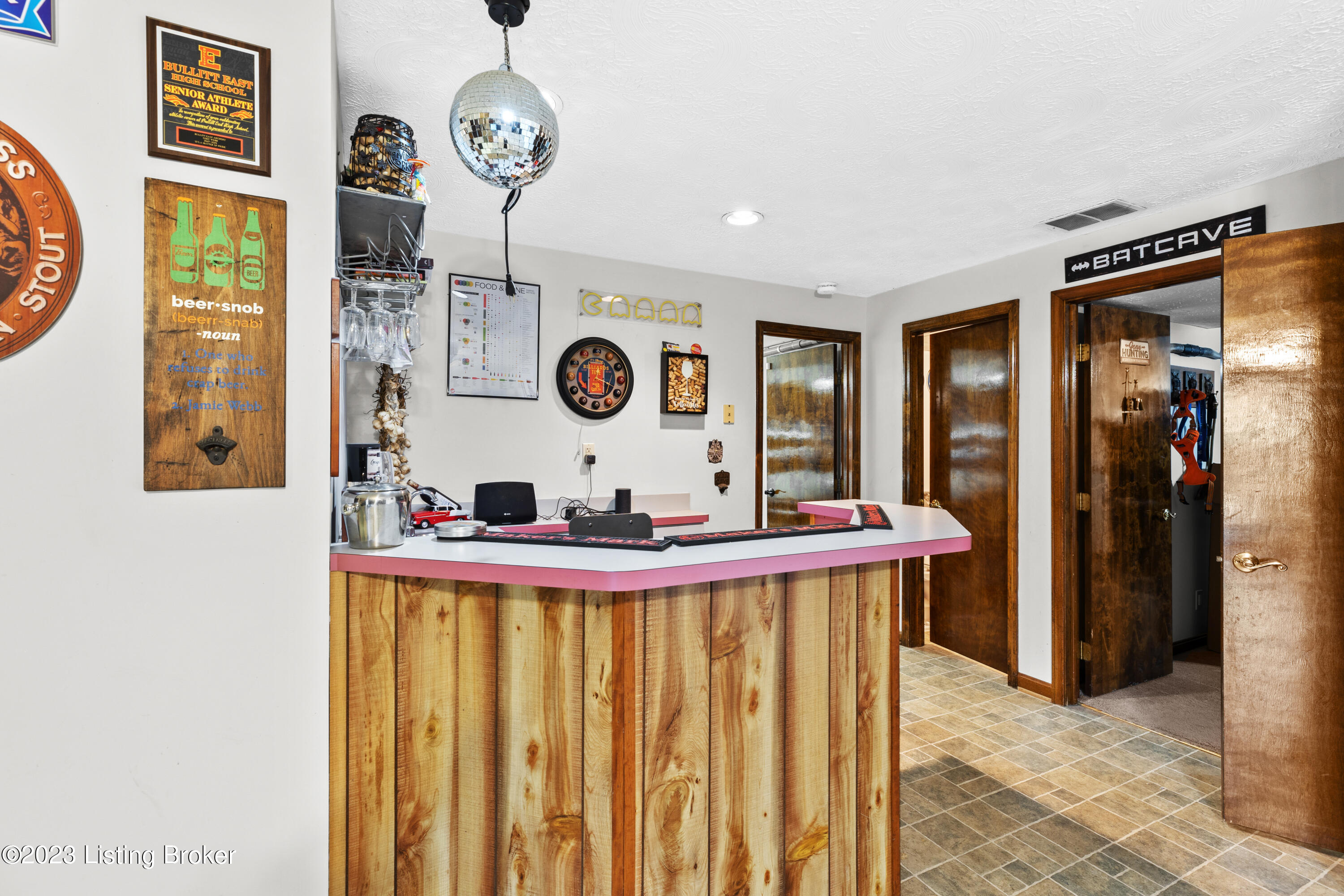 674 W Laurel River Dr