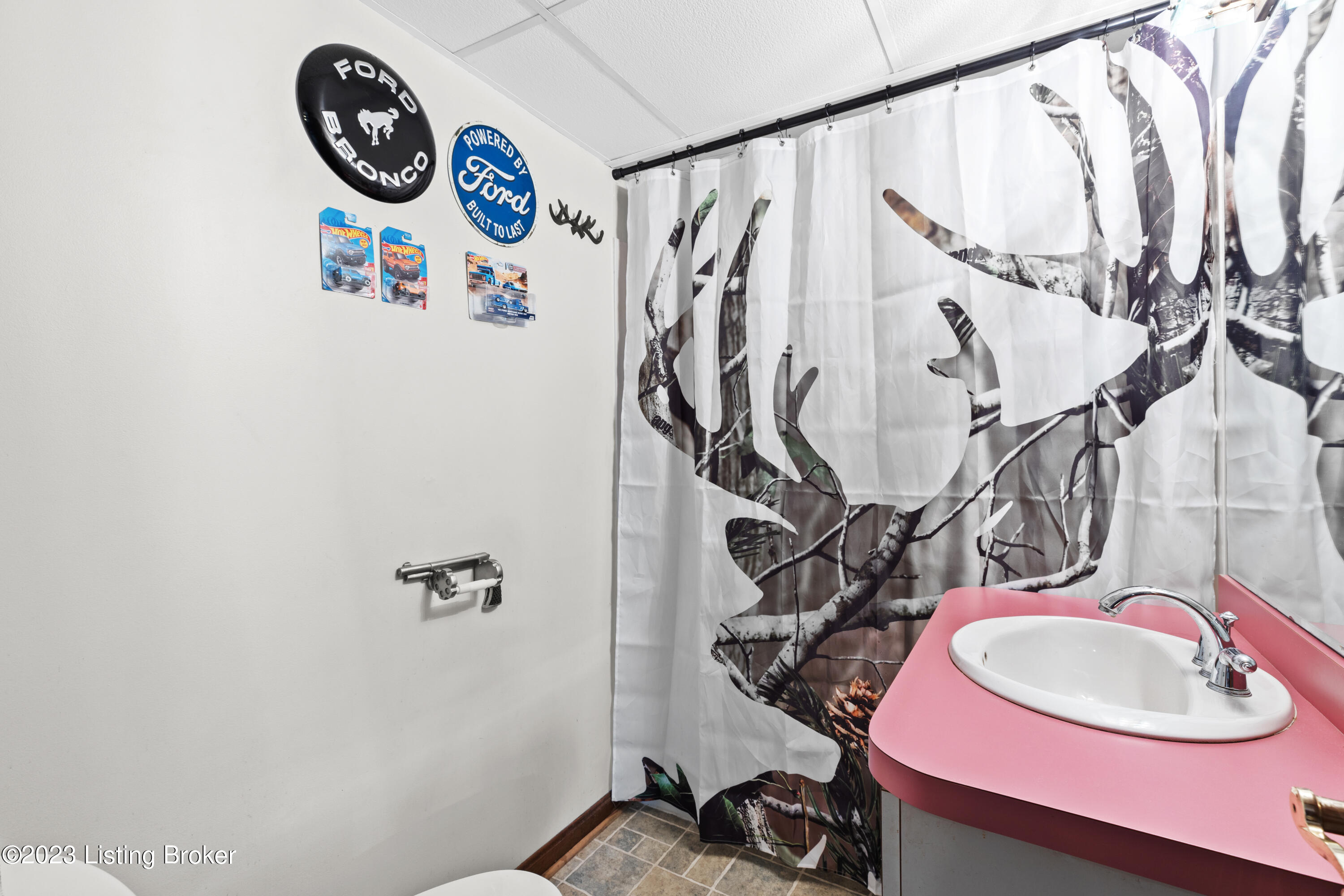 674 W Laurel River Dr