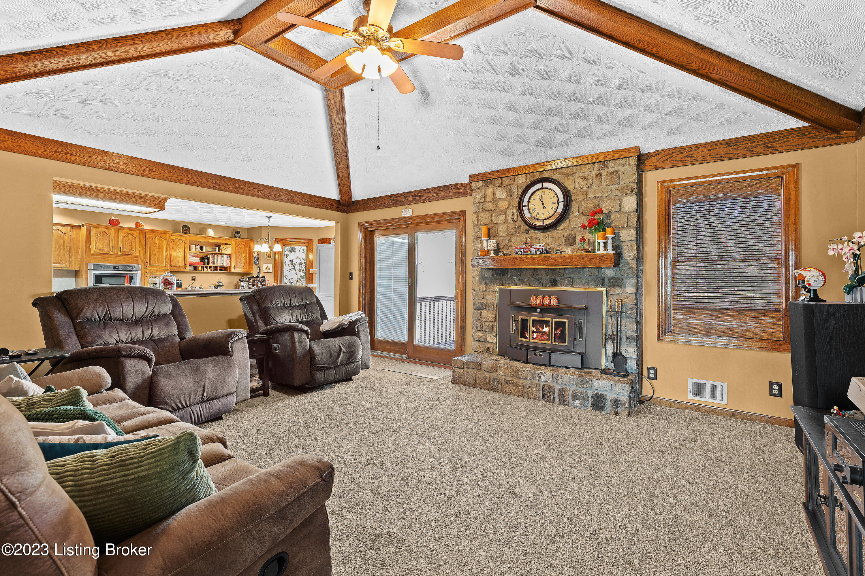 674 W Laurel River Dr