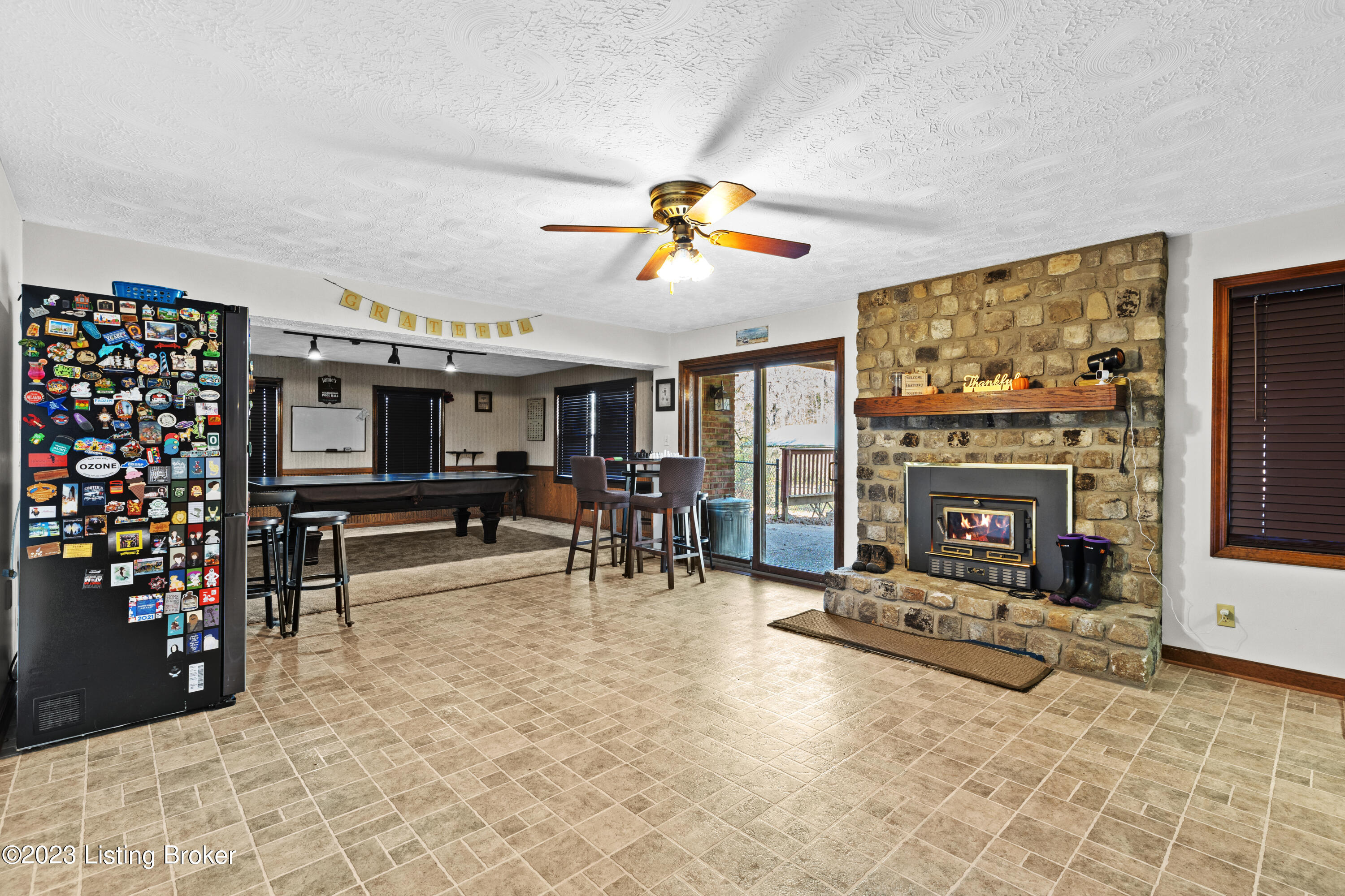 674 W Laurel River Dr