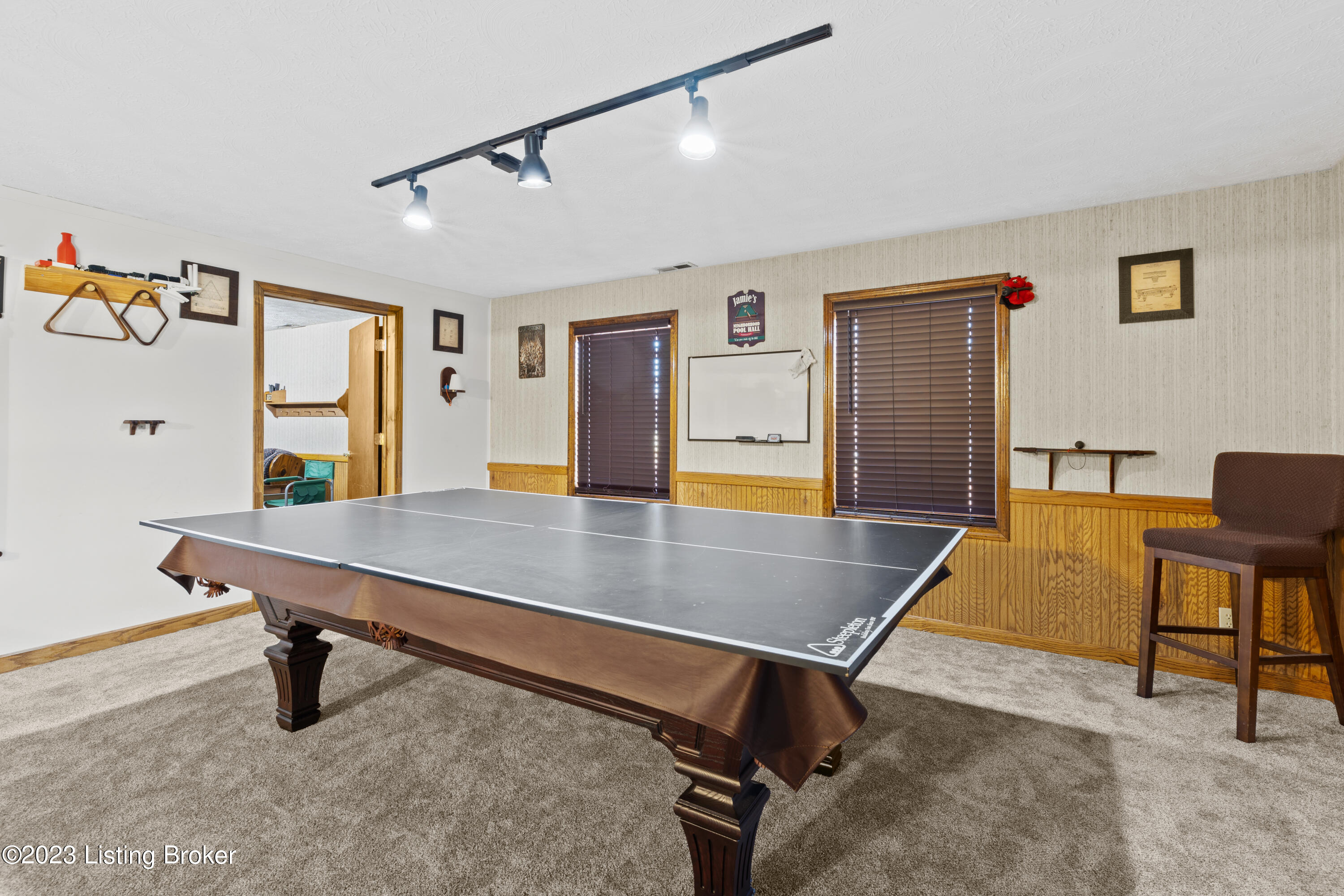 674 W Laurel River Dr