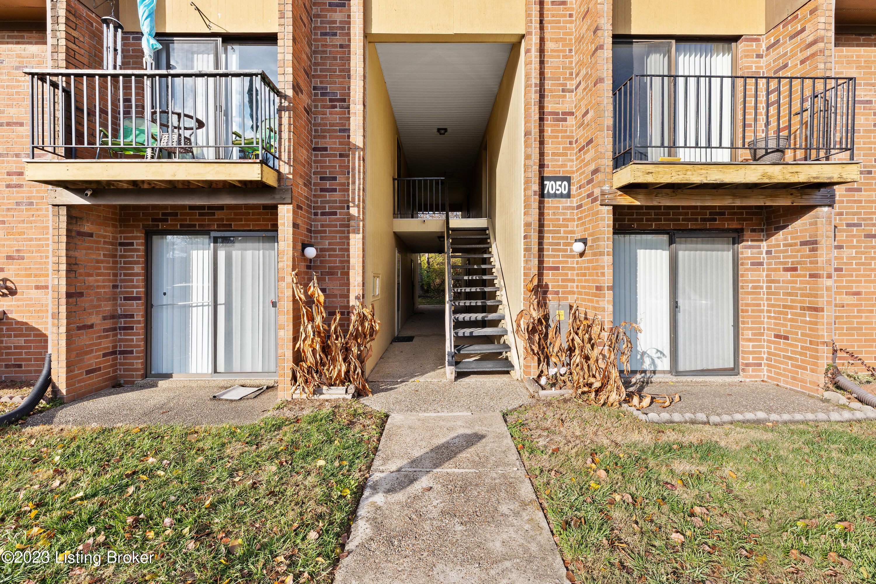 7050 Wildwood Cir, 98