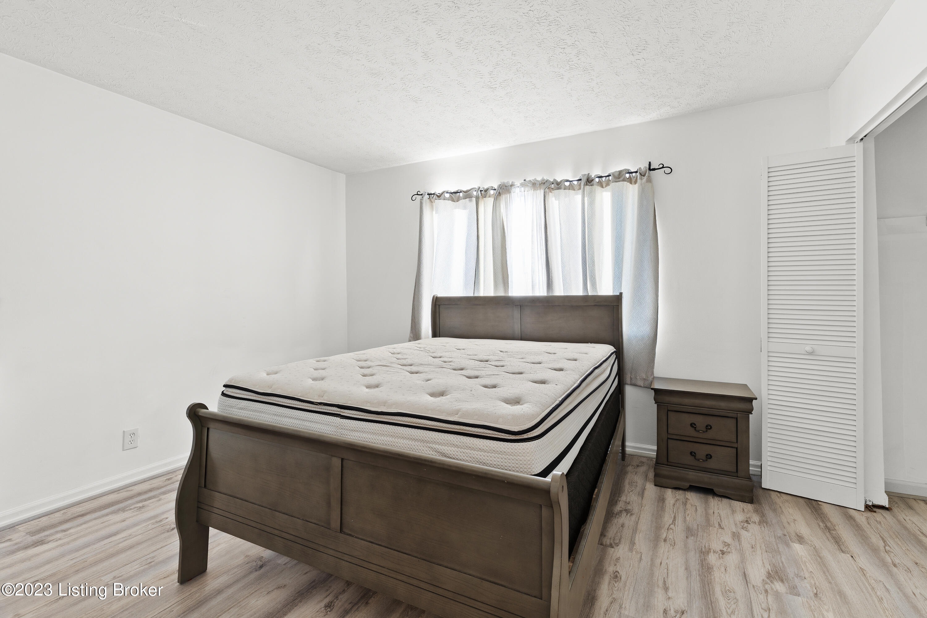 7050 Wildwood Cir, 98