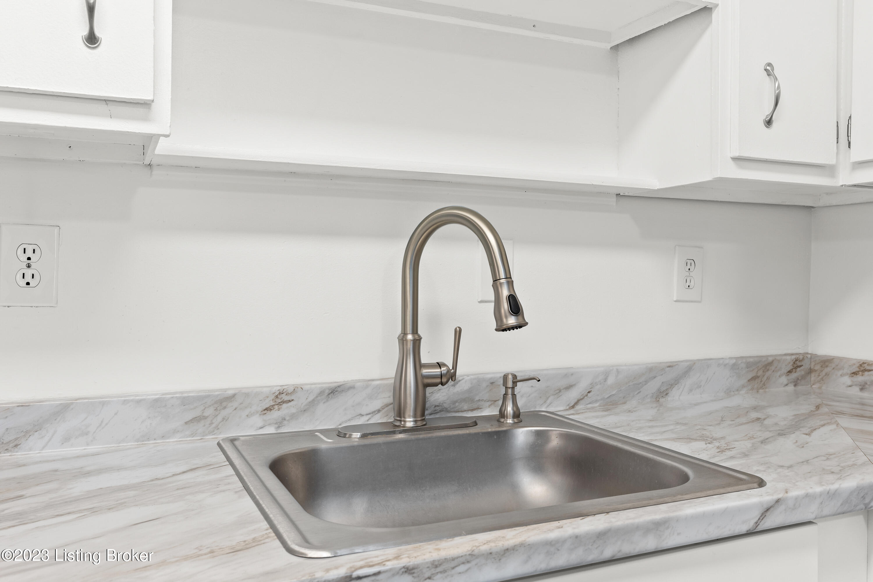 7050 Wildwood Cir, 98