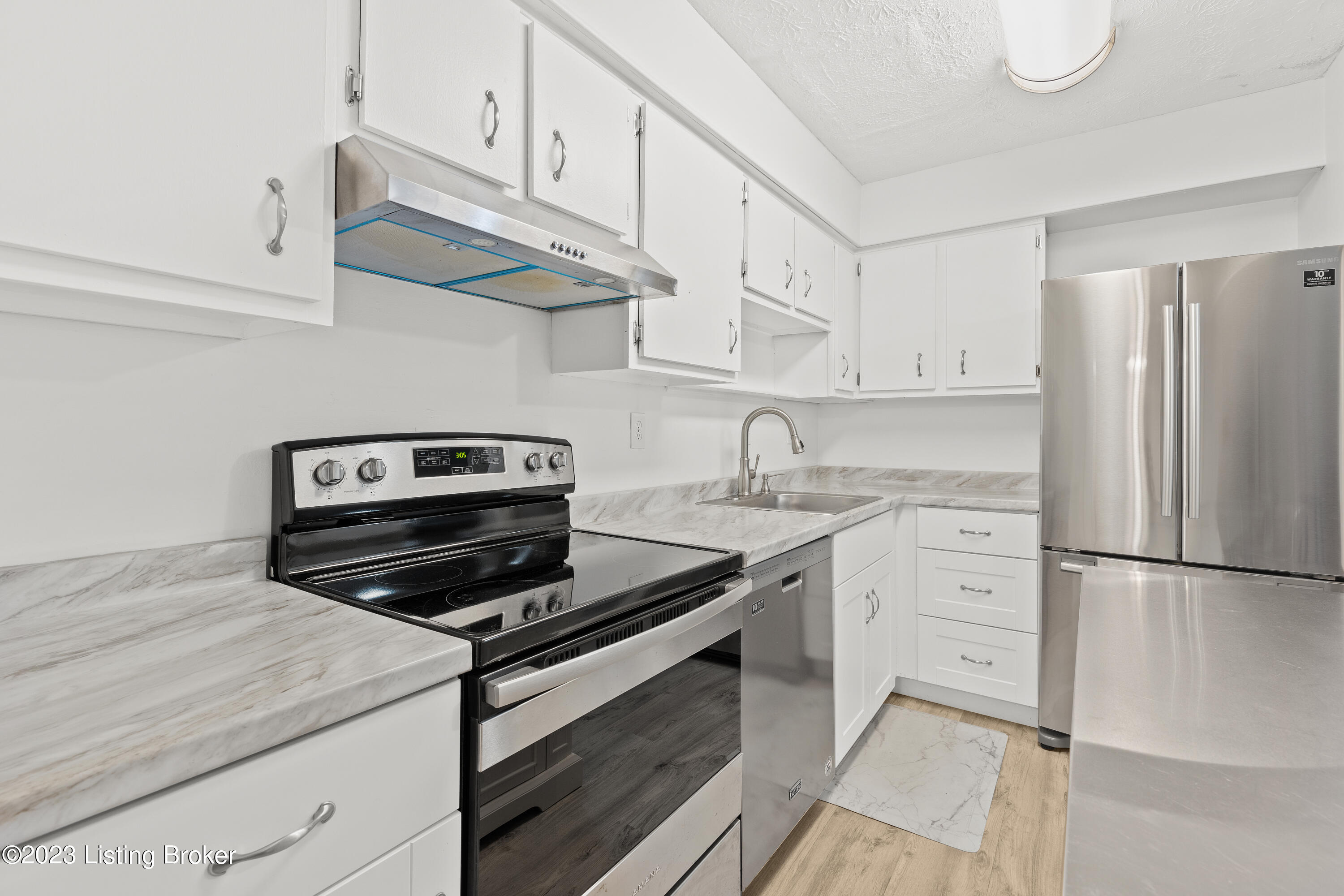 7050 Wildwood Cir, 98