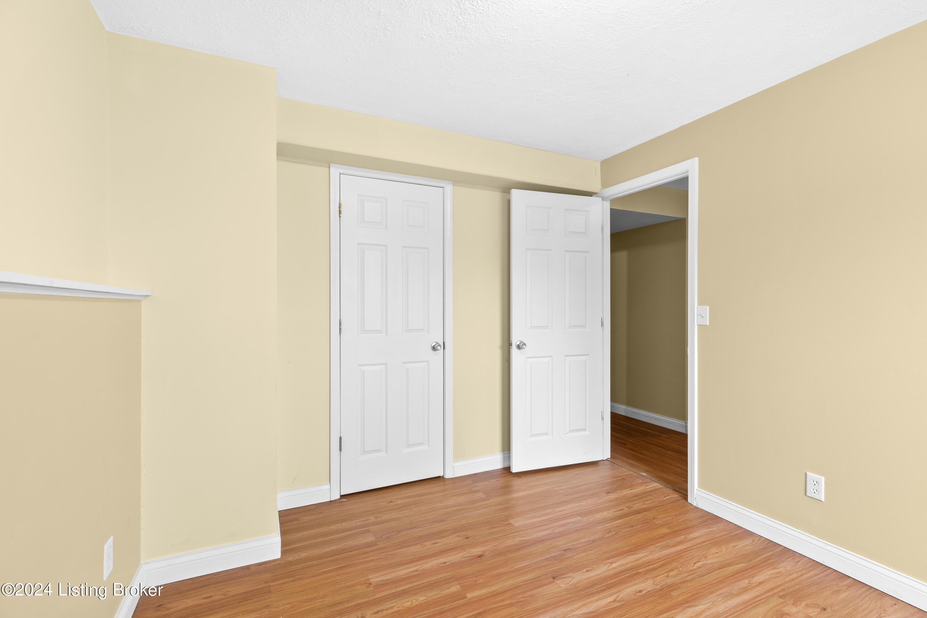 187 Meadow Park Ct