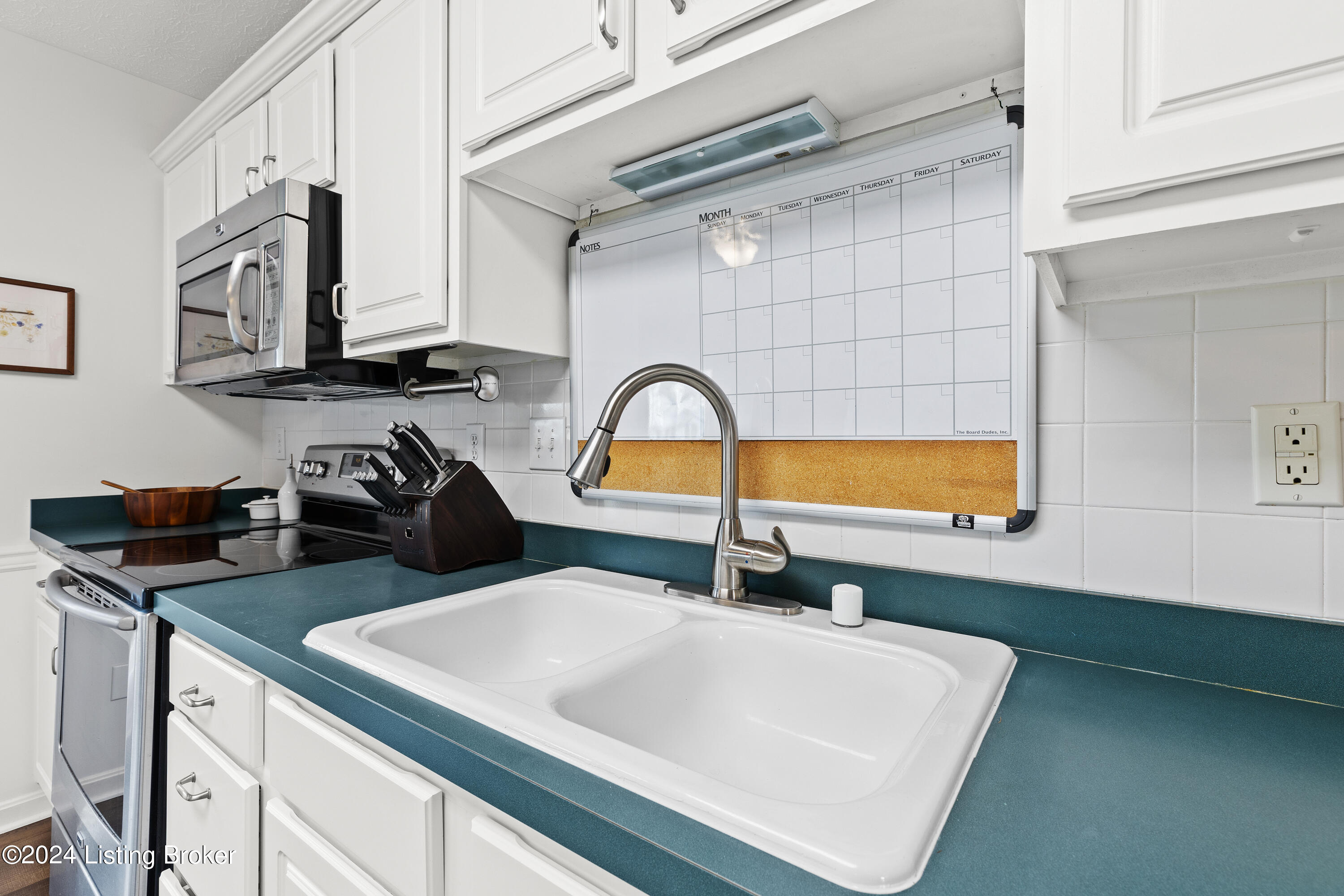 4305 Wooded Bend Way