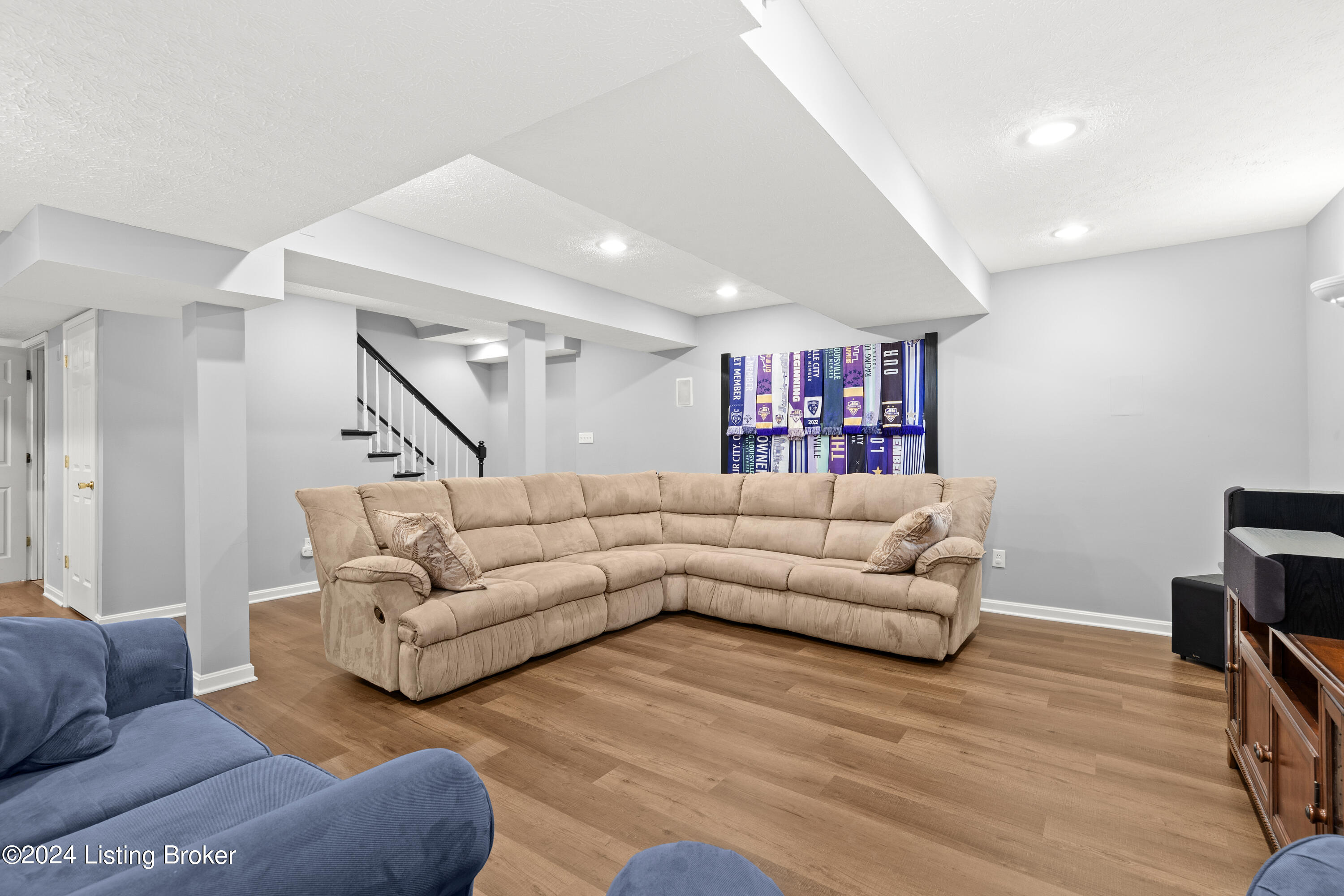 4305 Wooded Bend Way