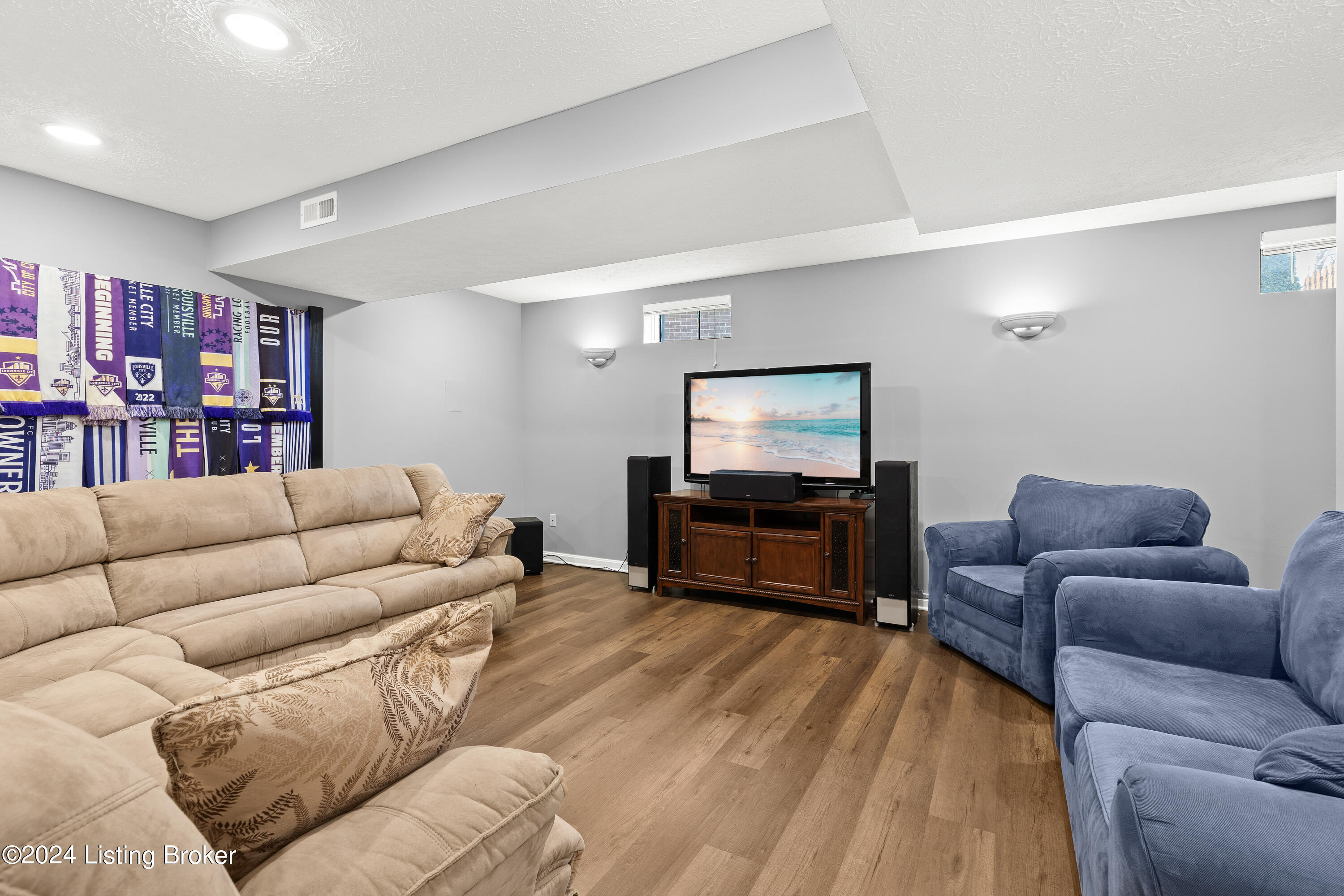 4305 Wooded Bend Way